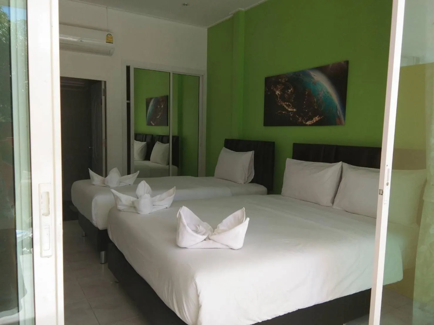 Bed in Thipburee Resort