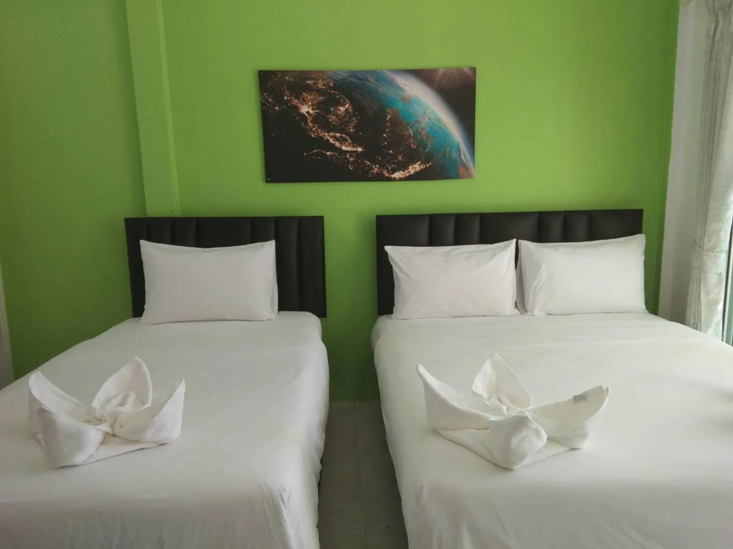 Photo of the whole room, Bed in Thipburee Resort