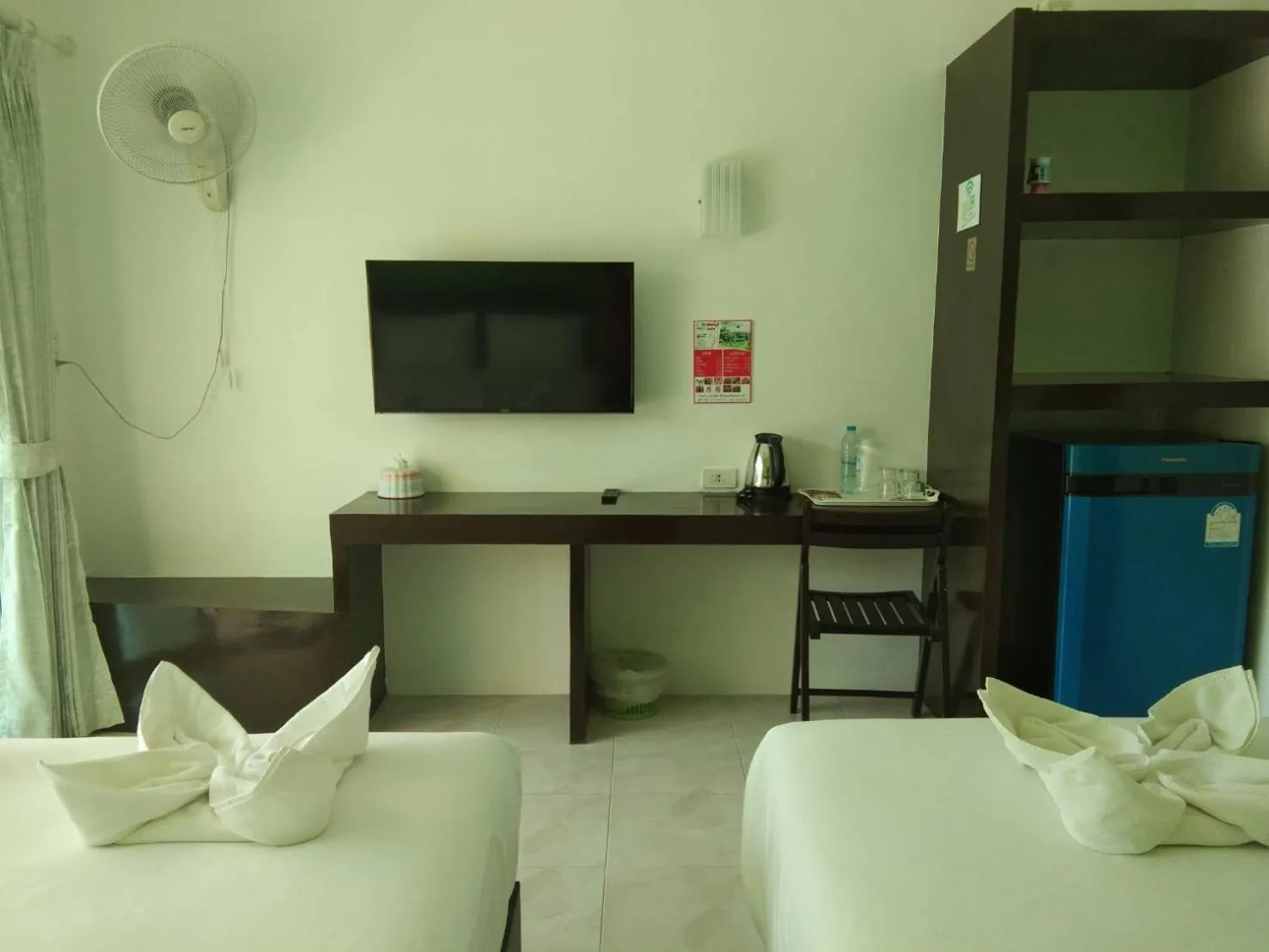 Photo of the whole room, Bed in Thipburee Resort