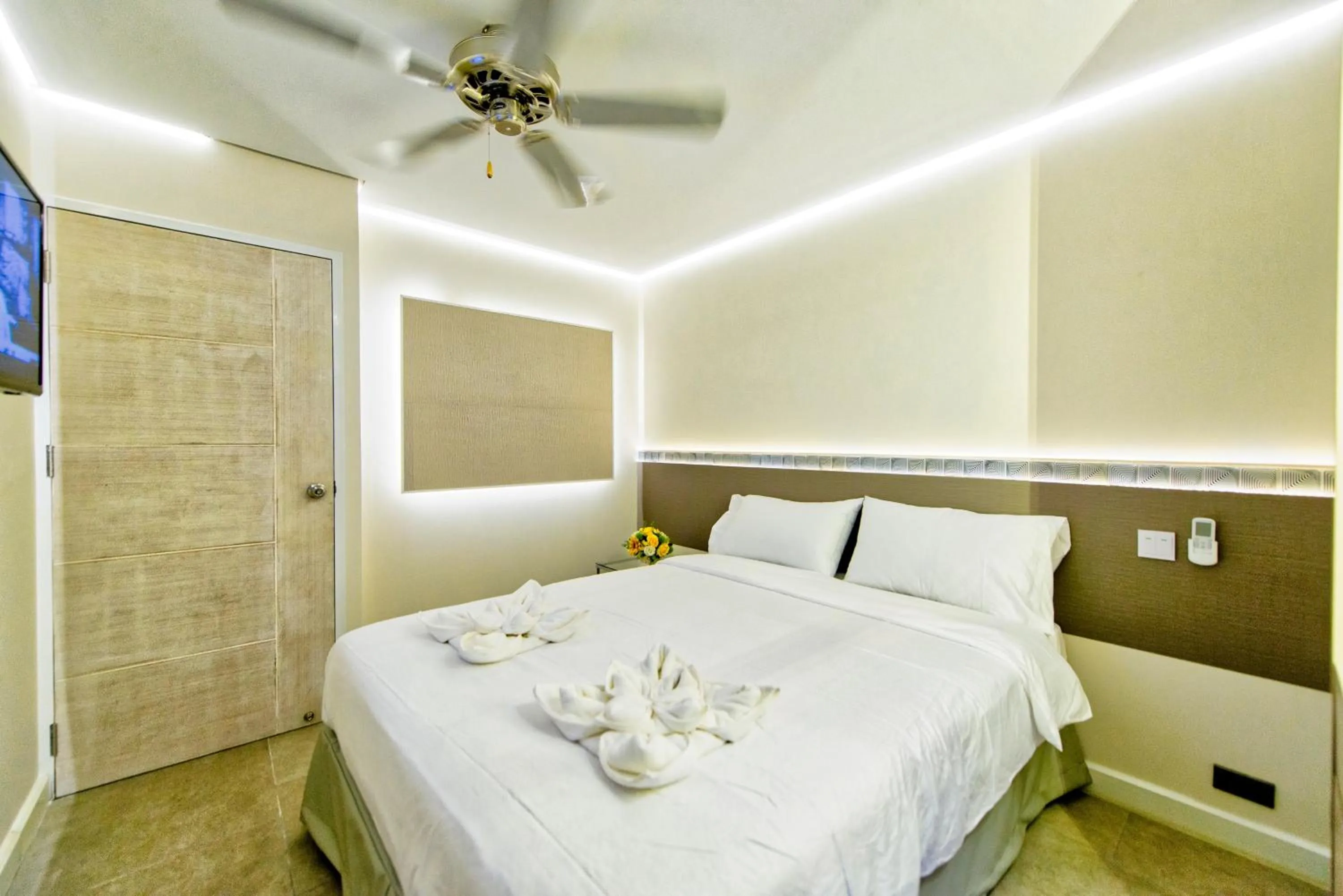 Bedroom, Bed in Viengping Mansion