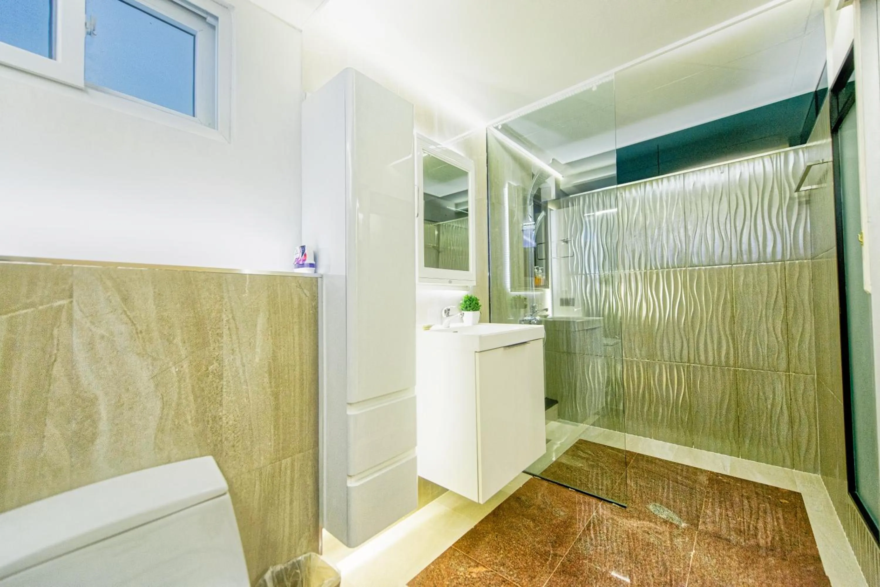Shower in Viengping Mansion