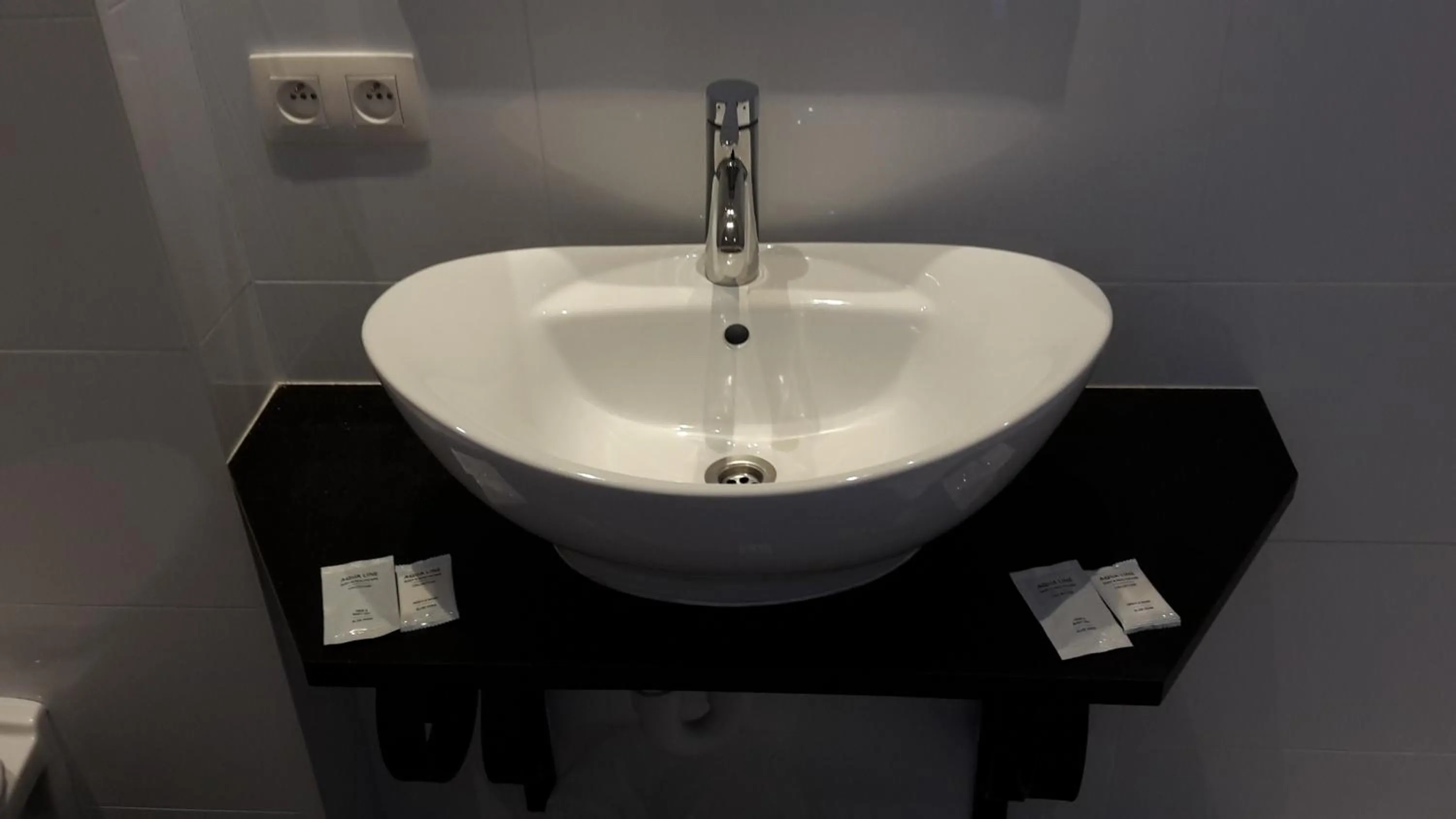 Bathroom in Hostel Lybeer Bruges