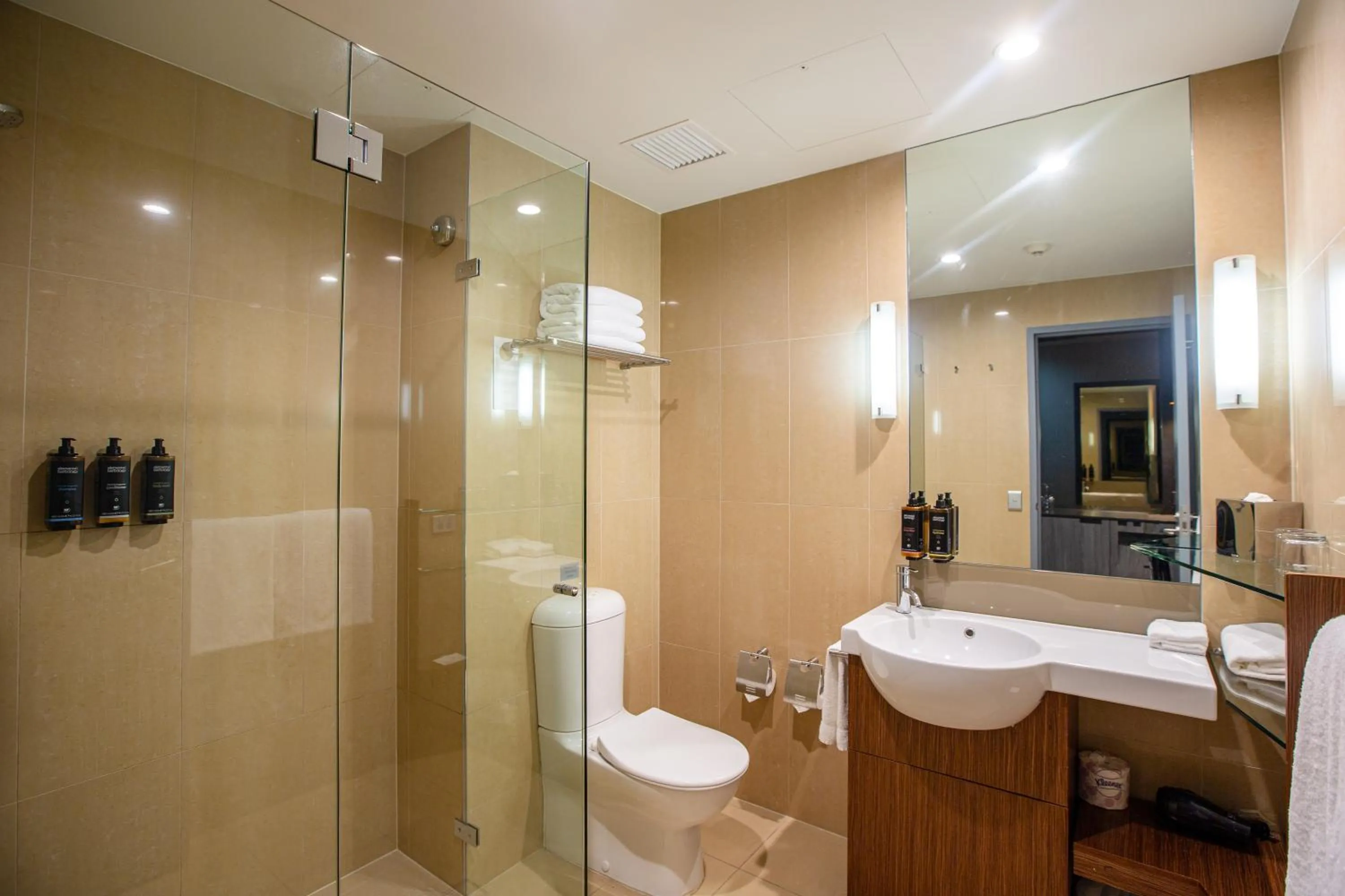 Bathroom in Mercure Sydney Liverpool