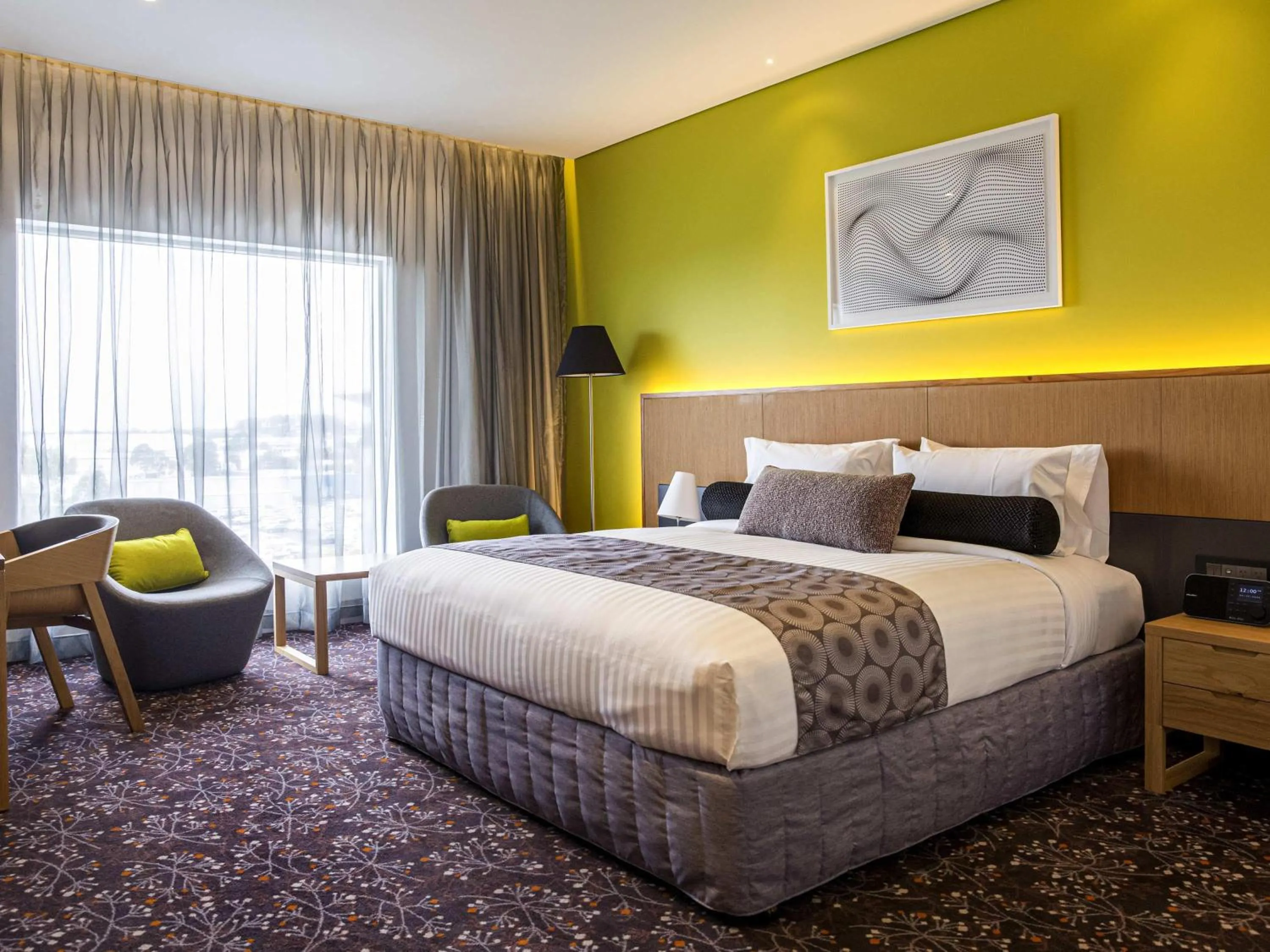 Bedroom, Bed in Mercure Sydney Liverpool