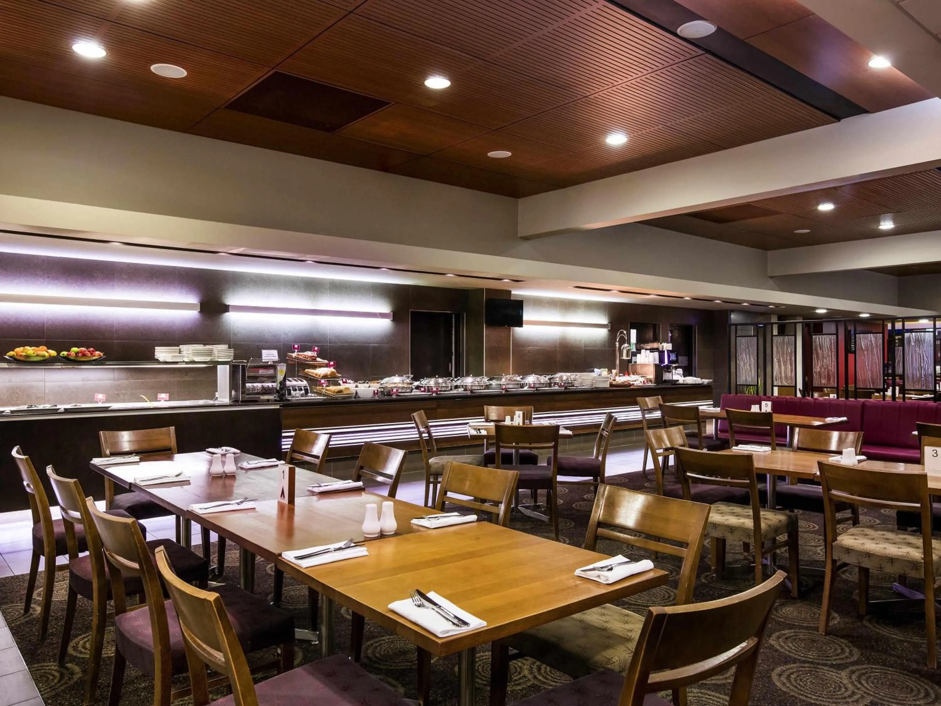 Restaurant/places to eat in Mercure Sydney Liverpool