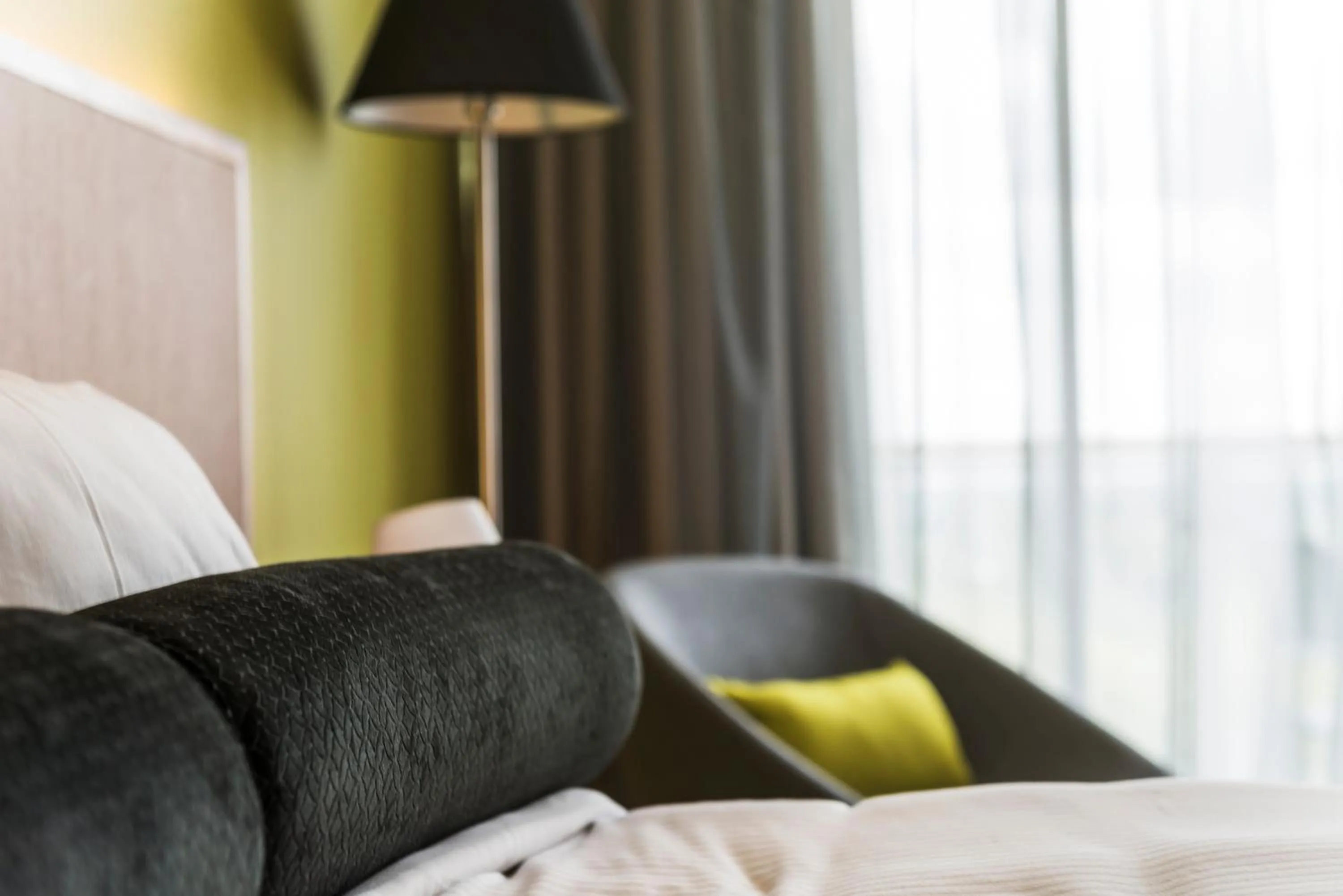 Bedroom, Bed in Mercure Sydney Liverpool