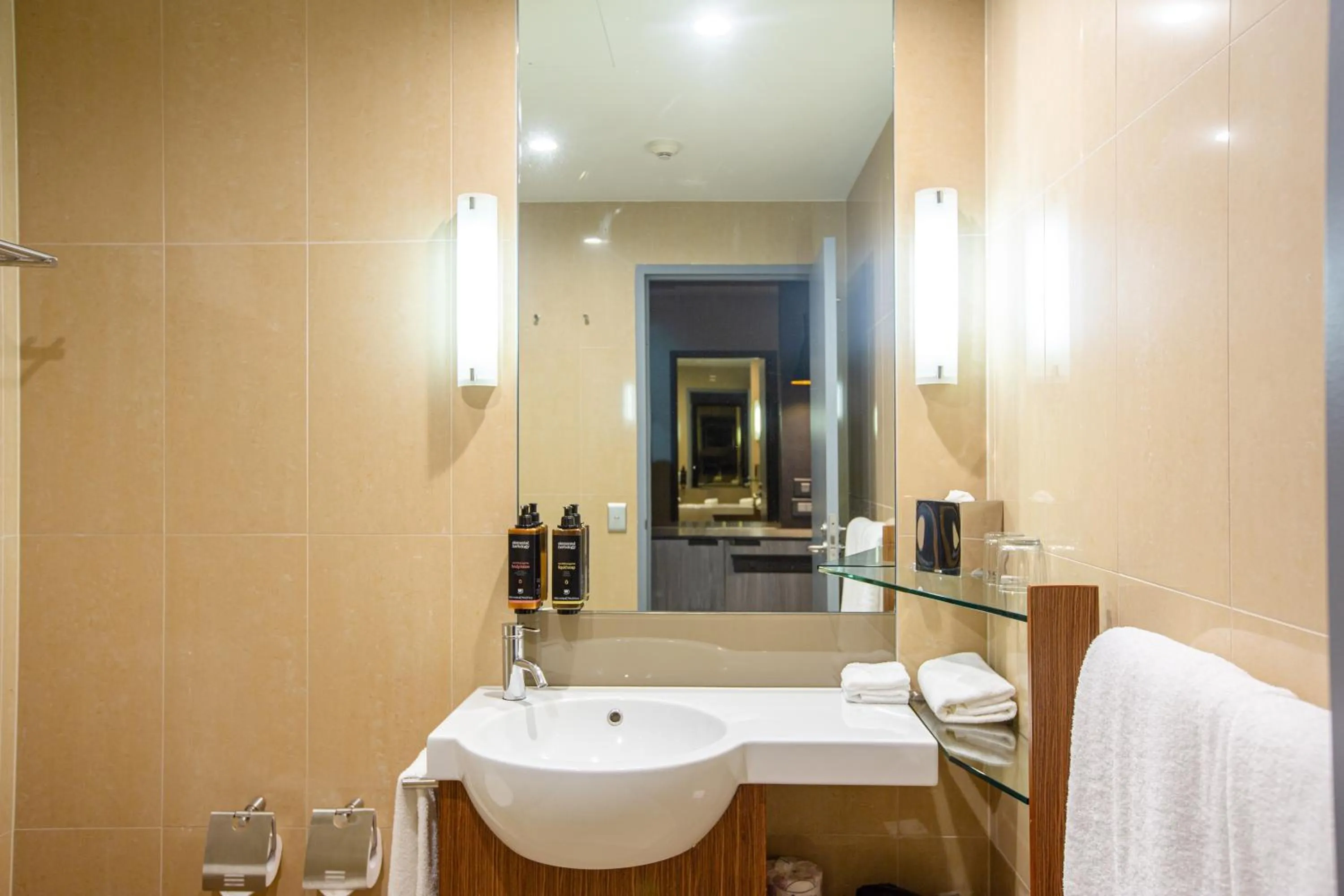 Bathroom in Mercure Sydney Liverpool