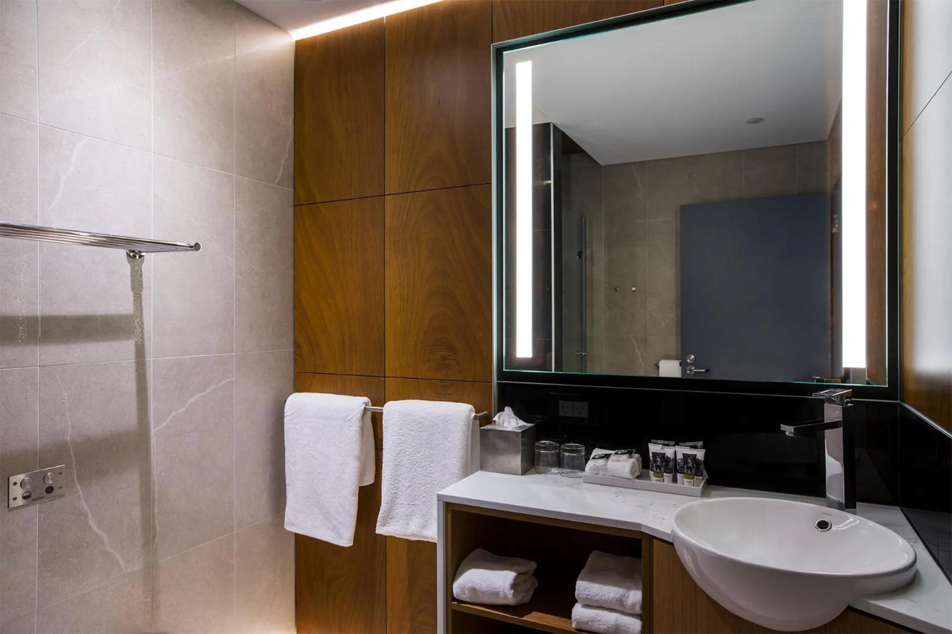 Bathroom in Mercure Sydney Liverpool