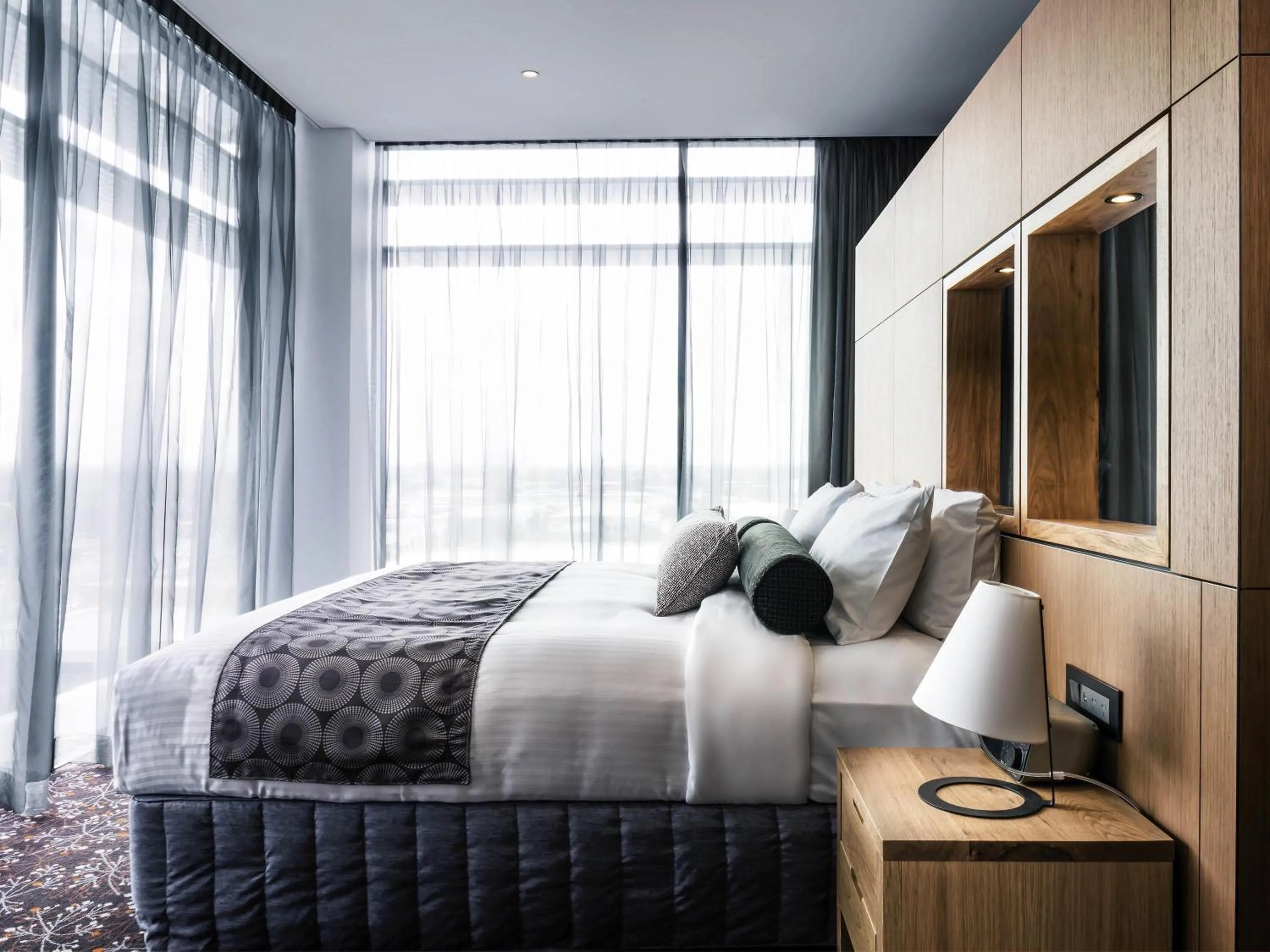 Bedroom, Bed in Mercure Sydney Liverpool