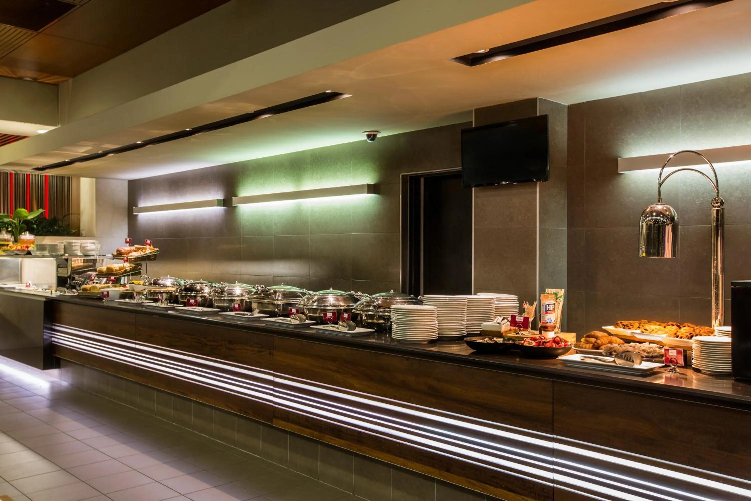 Breakfast in Mercure Sydney Liverpool