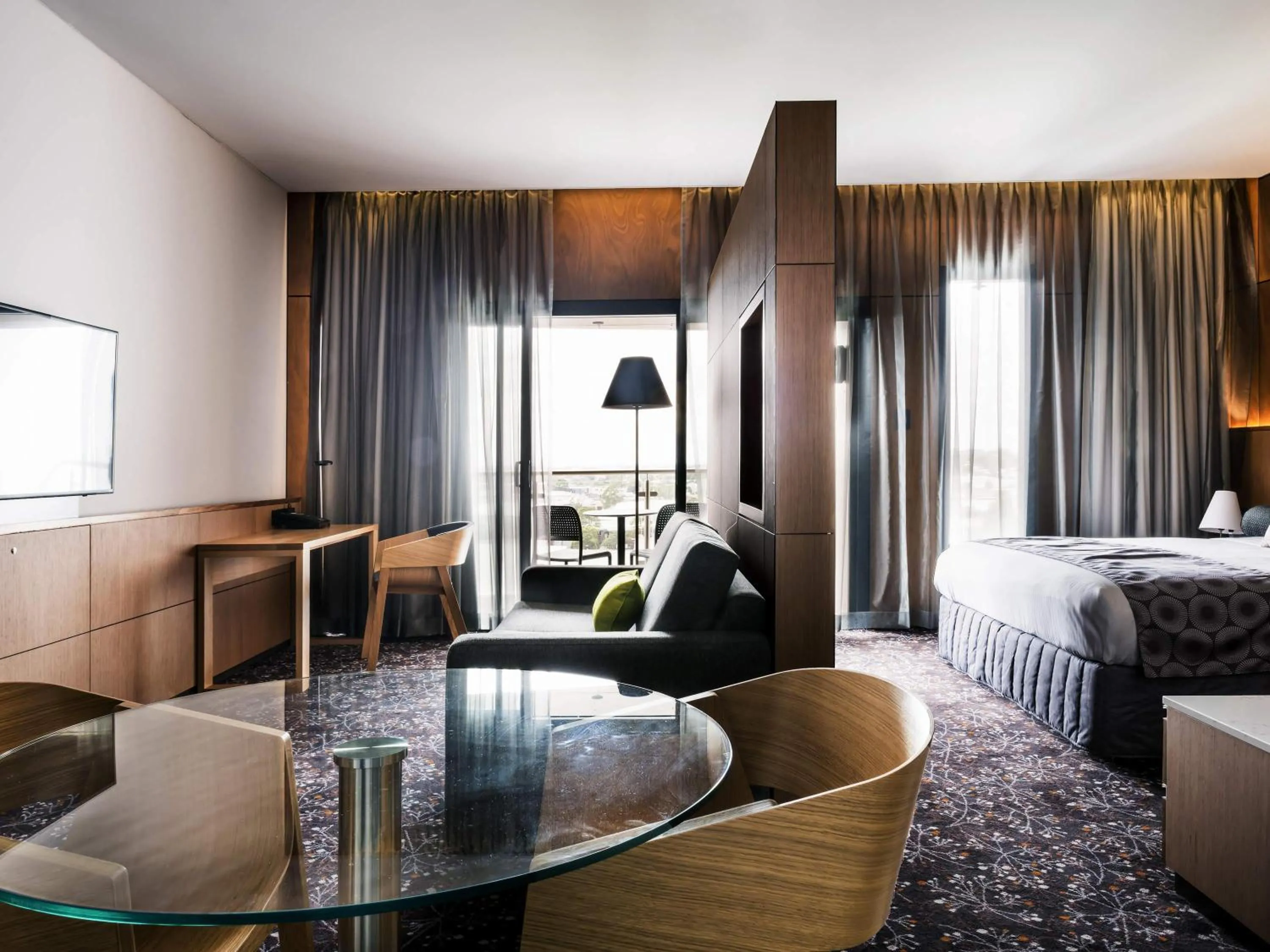 Bedroom, Bed in Mercure Sydney Liverpool