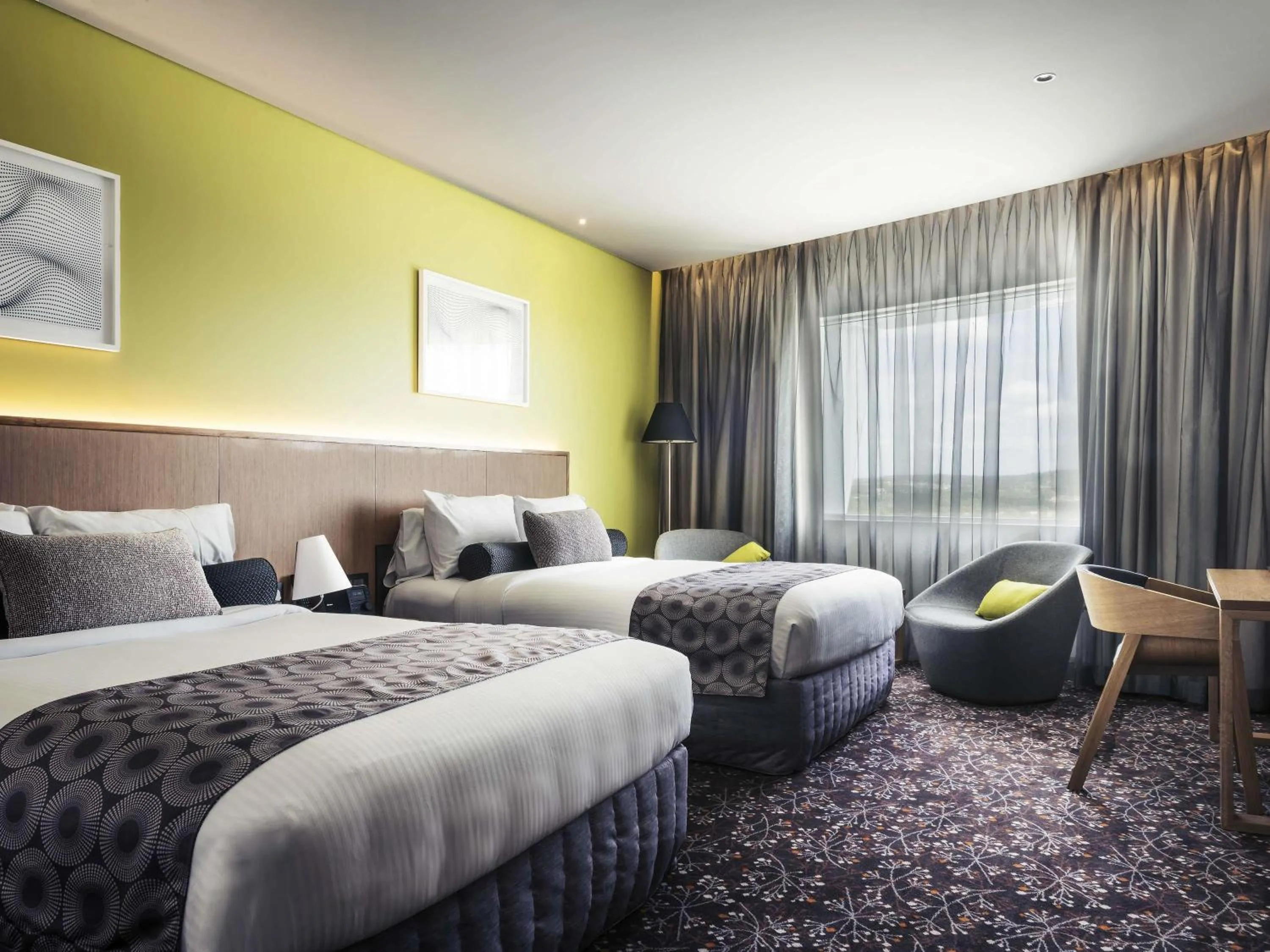 Bedroom, Bed in Mercure Sydney Liverpool