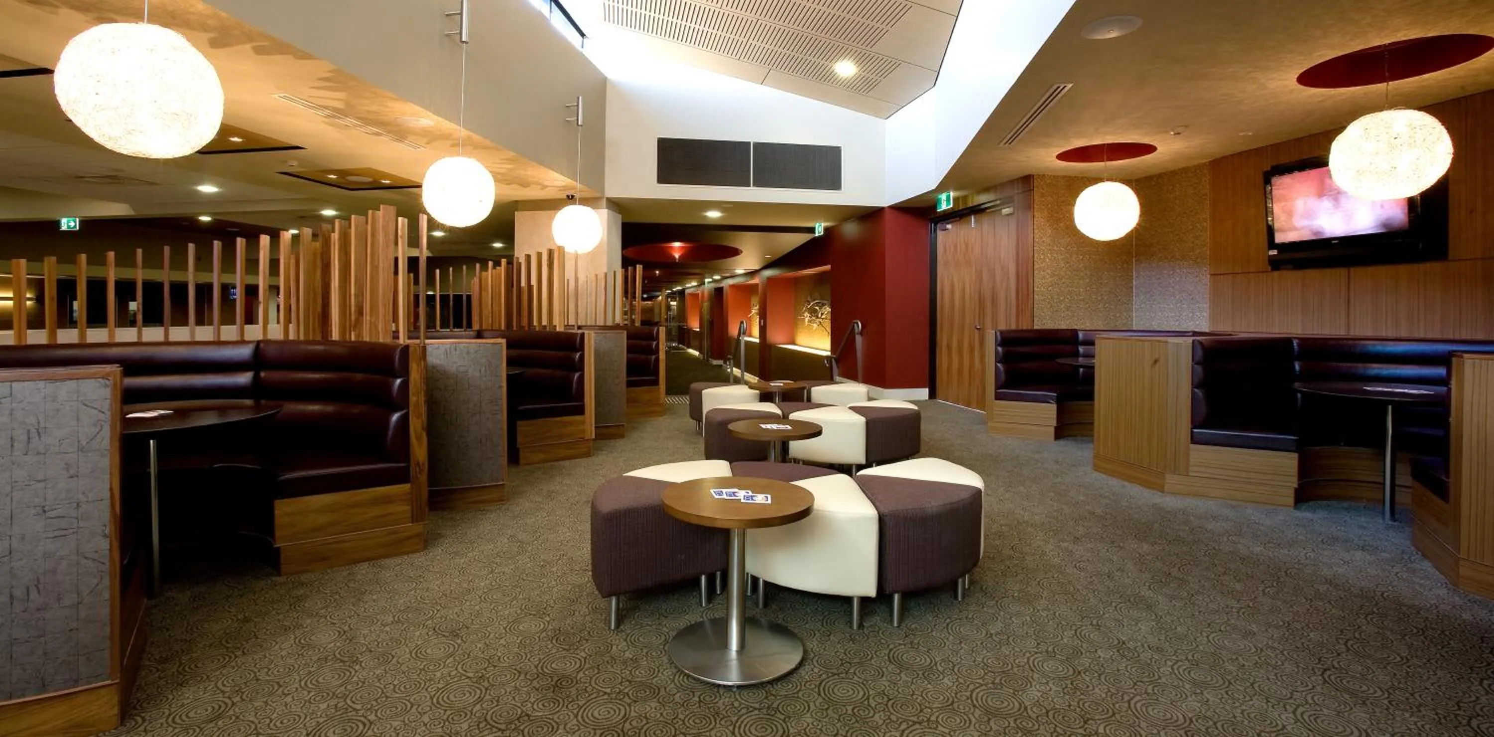 Lounge or bar in Mercure Sydney Liverpool