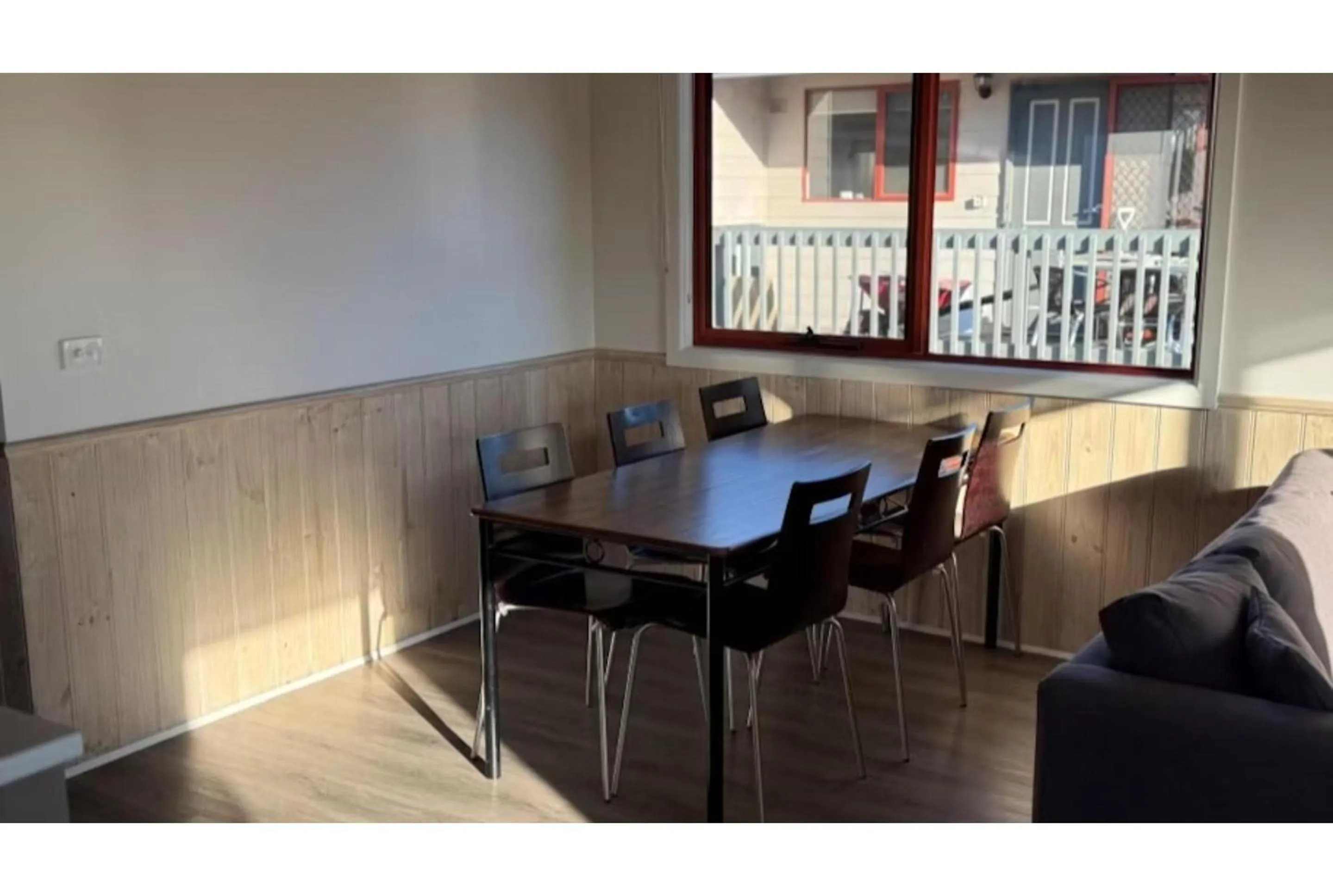 Dining area in Discovery Parks - Melbourne