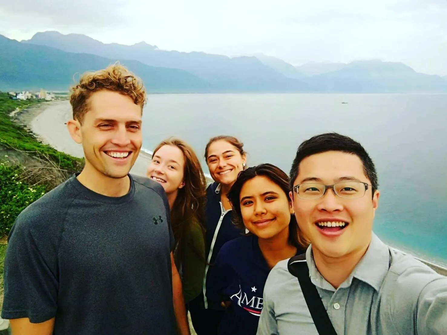 People in World Inn 窩二樓小客棧民宿