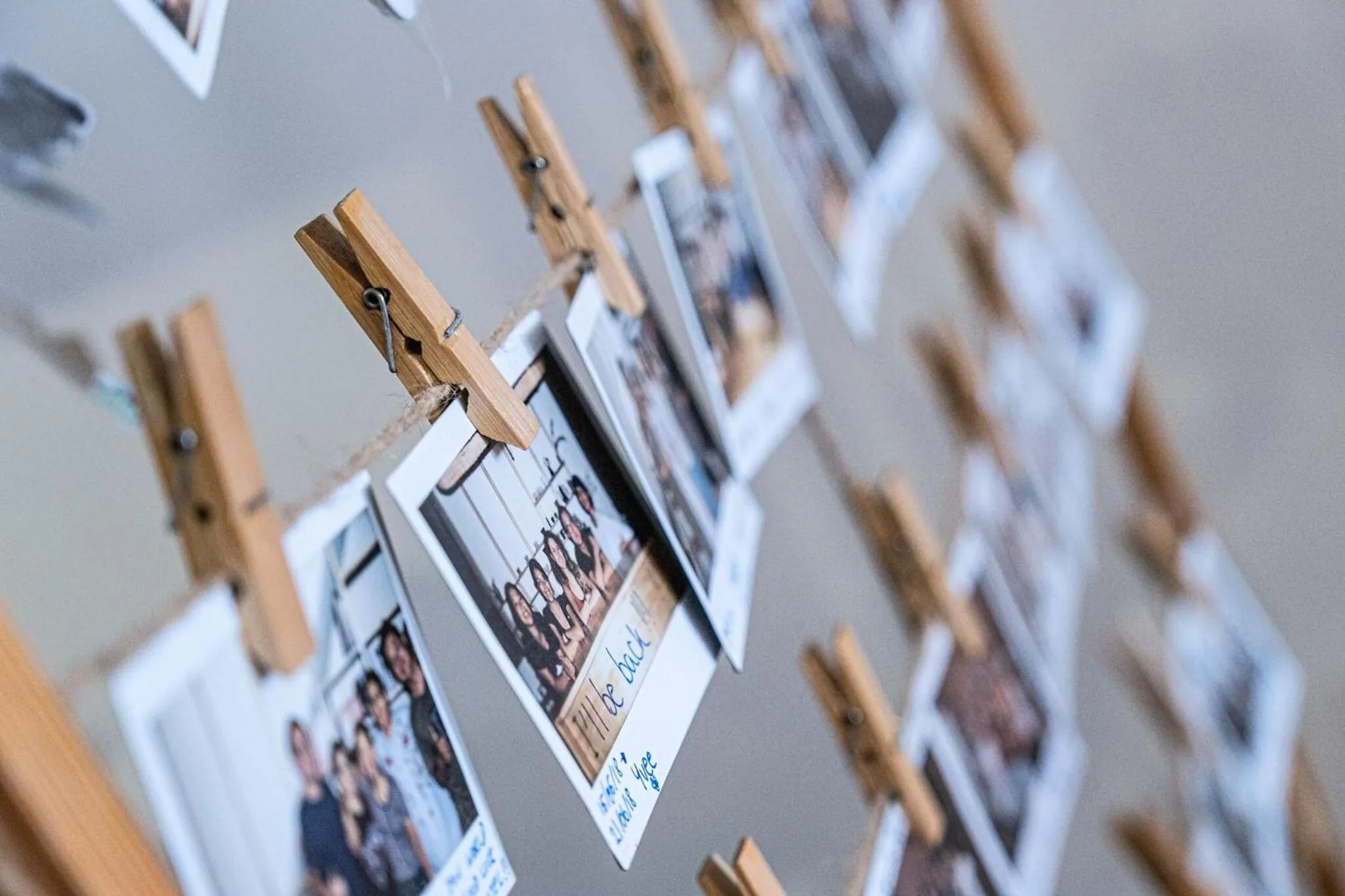 Staff in World Inn 窩二樓小客棧民宿