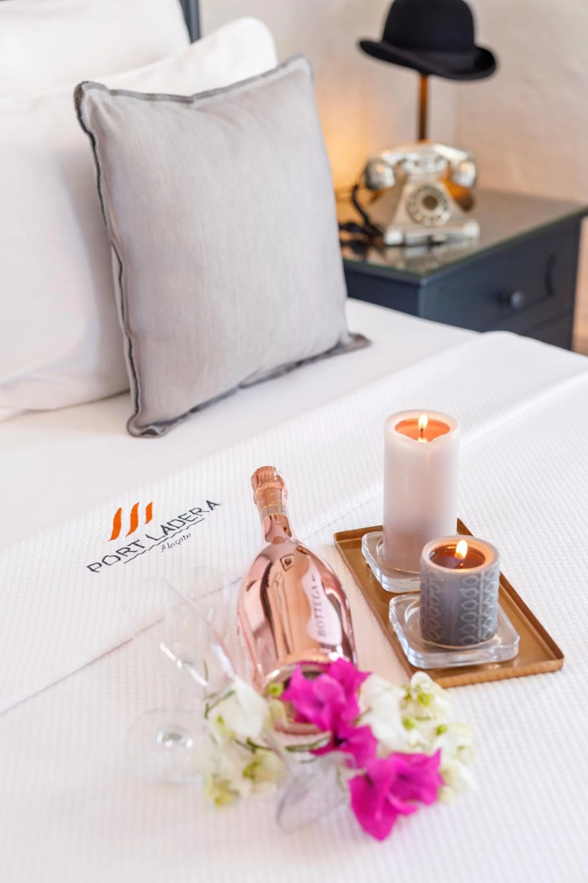 Bed in Alacatı Port Ladera Hotel - Adult Only