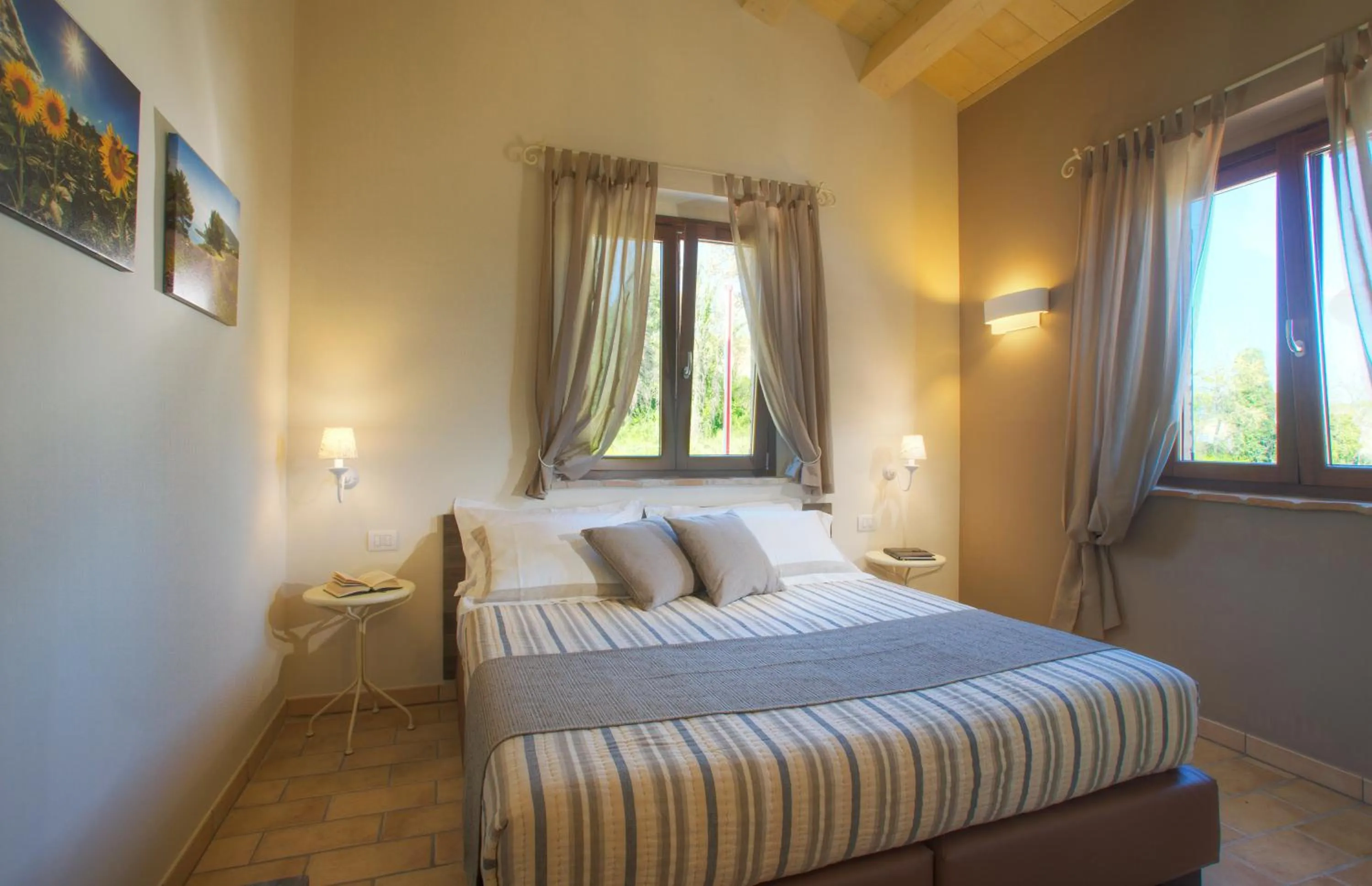 Bed in Villa Gens Camuria