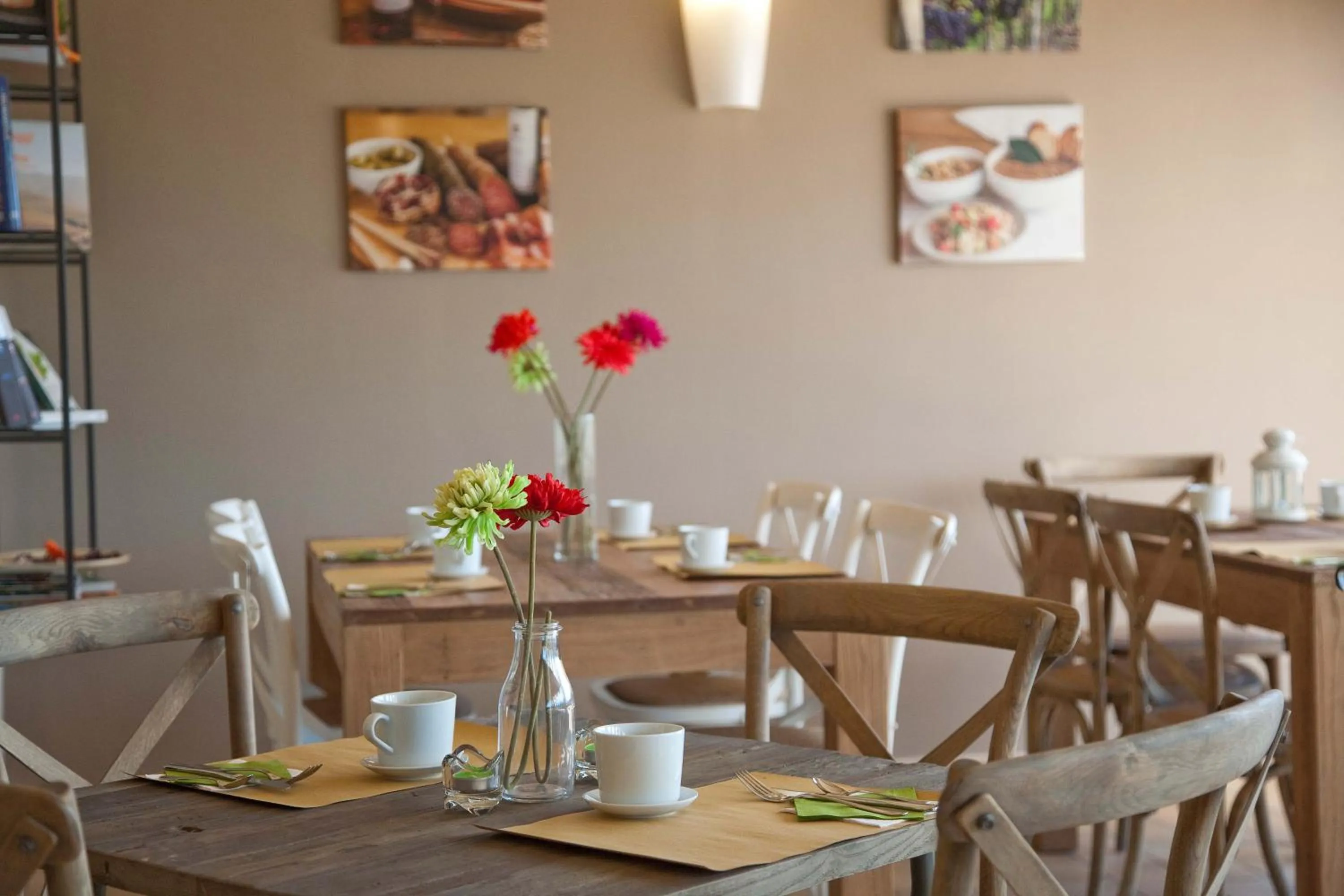 Restaurant/places to eat in Villa Gens Camuria