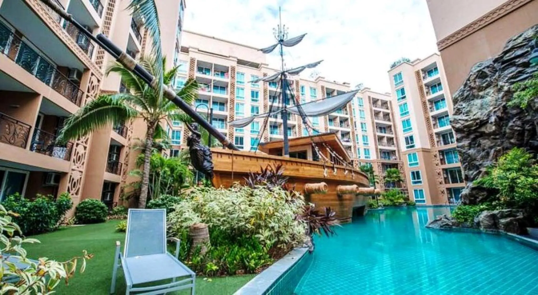 Area and facilities in Atlantic Condo Resort Pattaya by Panisara