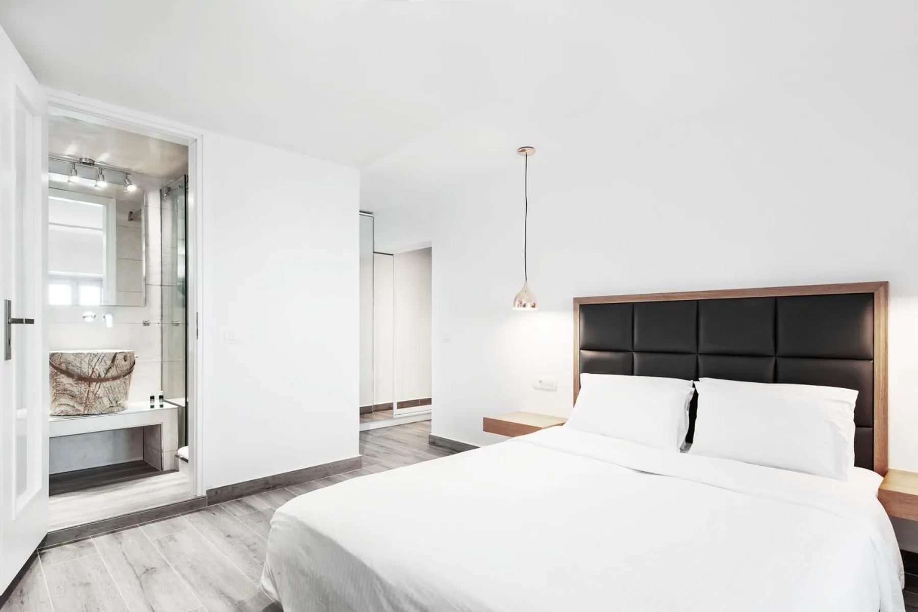 Bedroom, Bed in Hotel Thireas