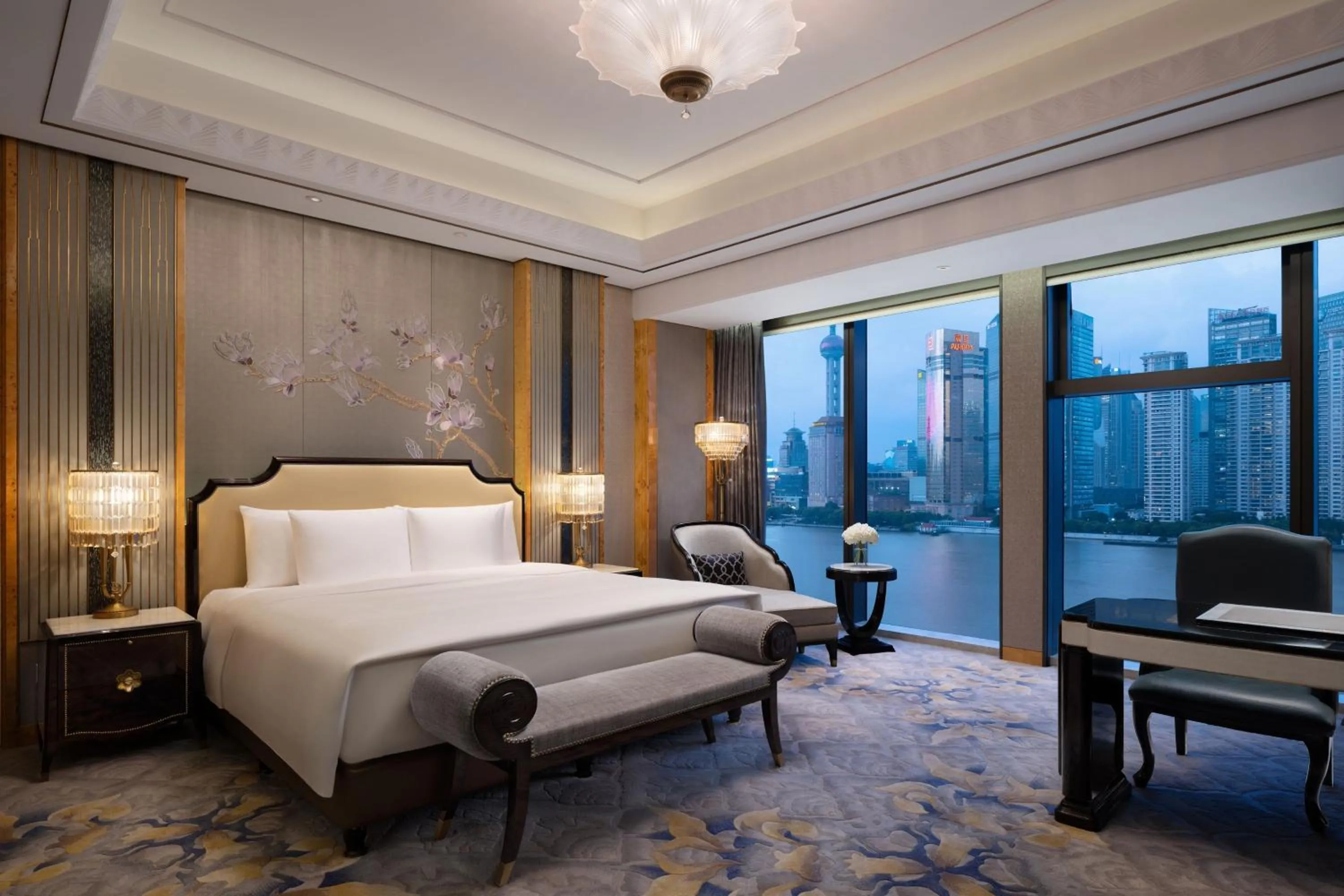 Photo of the whole room, Bed in The St. Regis on the Bund, Shanghai