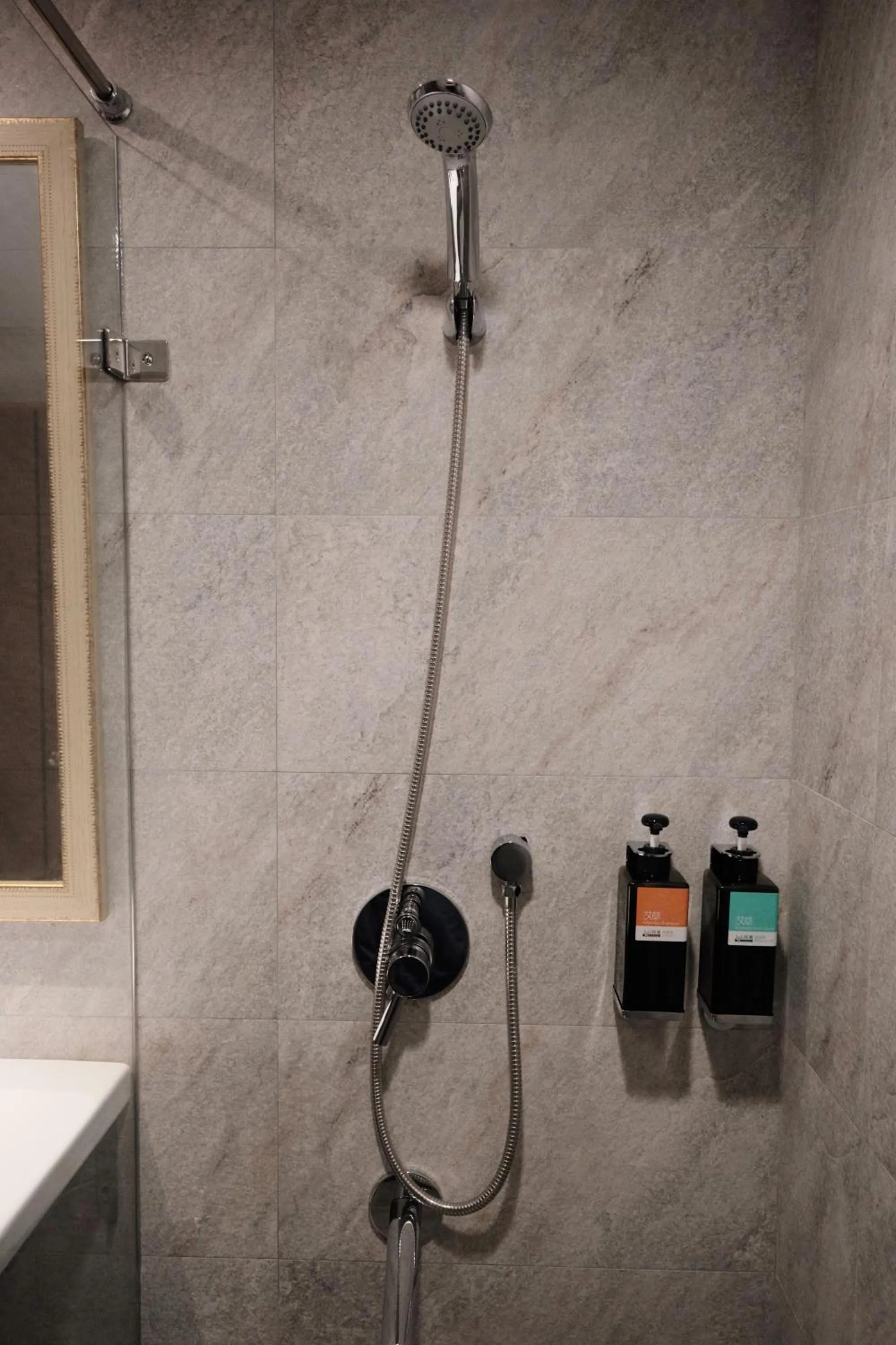 Bathroom in Happy Inn