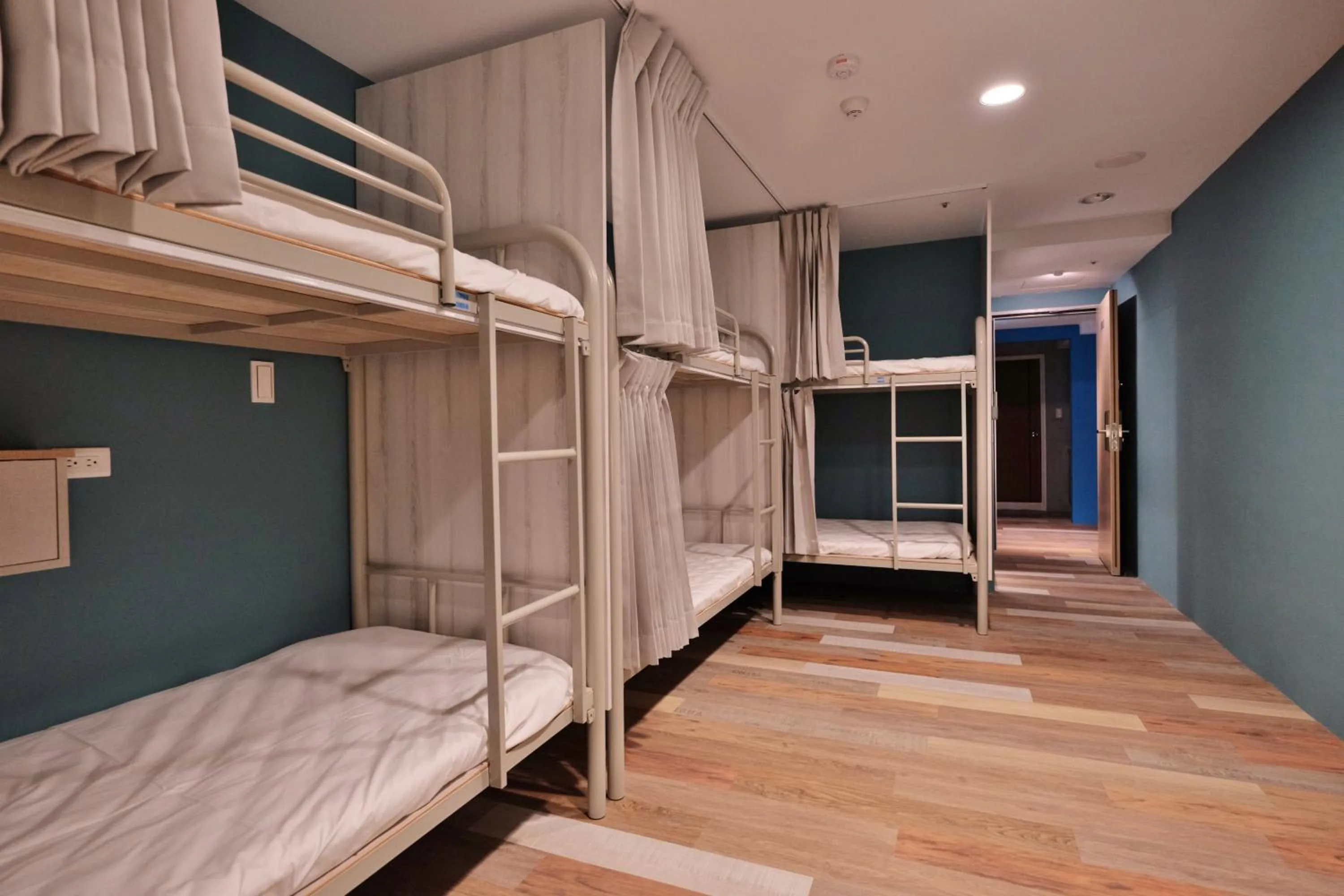 bunk bed, Bed in Happy Inn