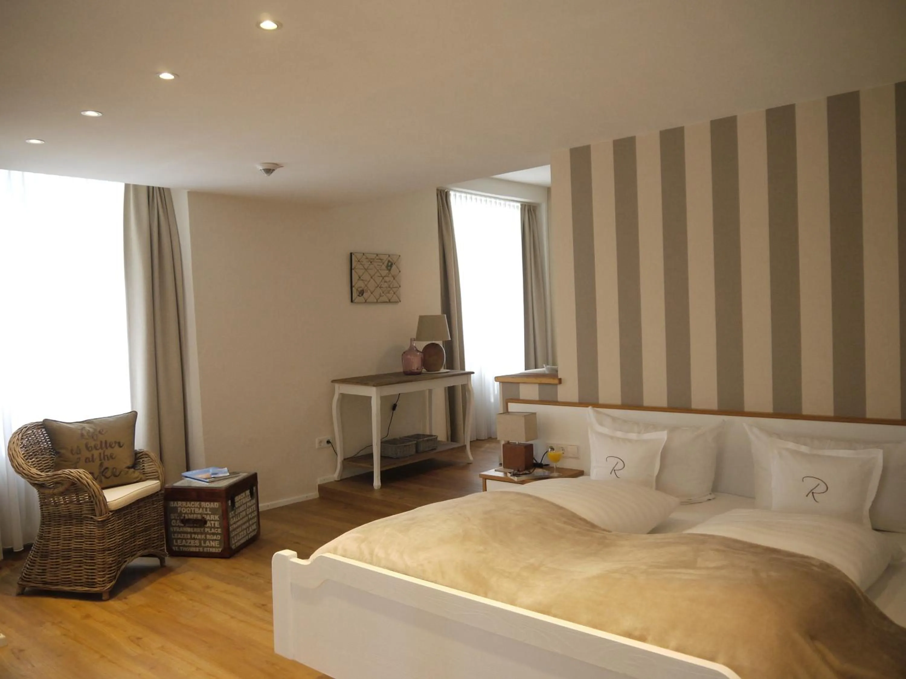 Decorative detail, Bed in Hotel Ratsstuben