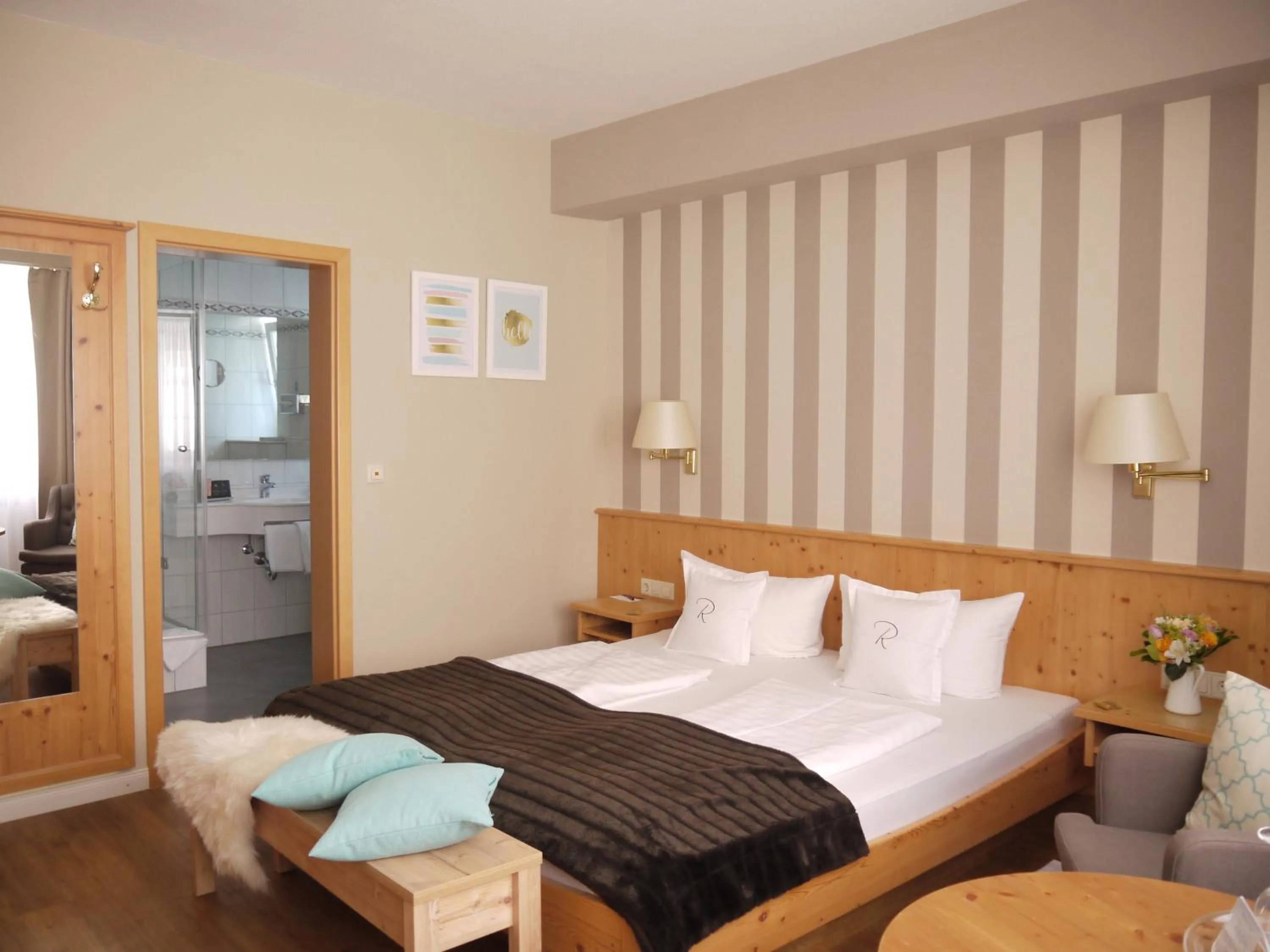 Photo of the whole room, Bed in Hotel Ratsstuben