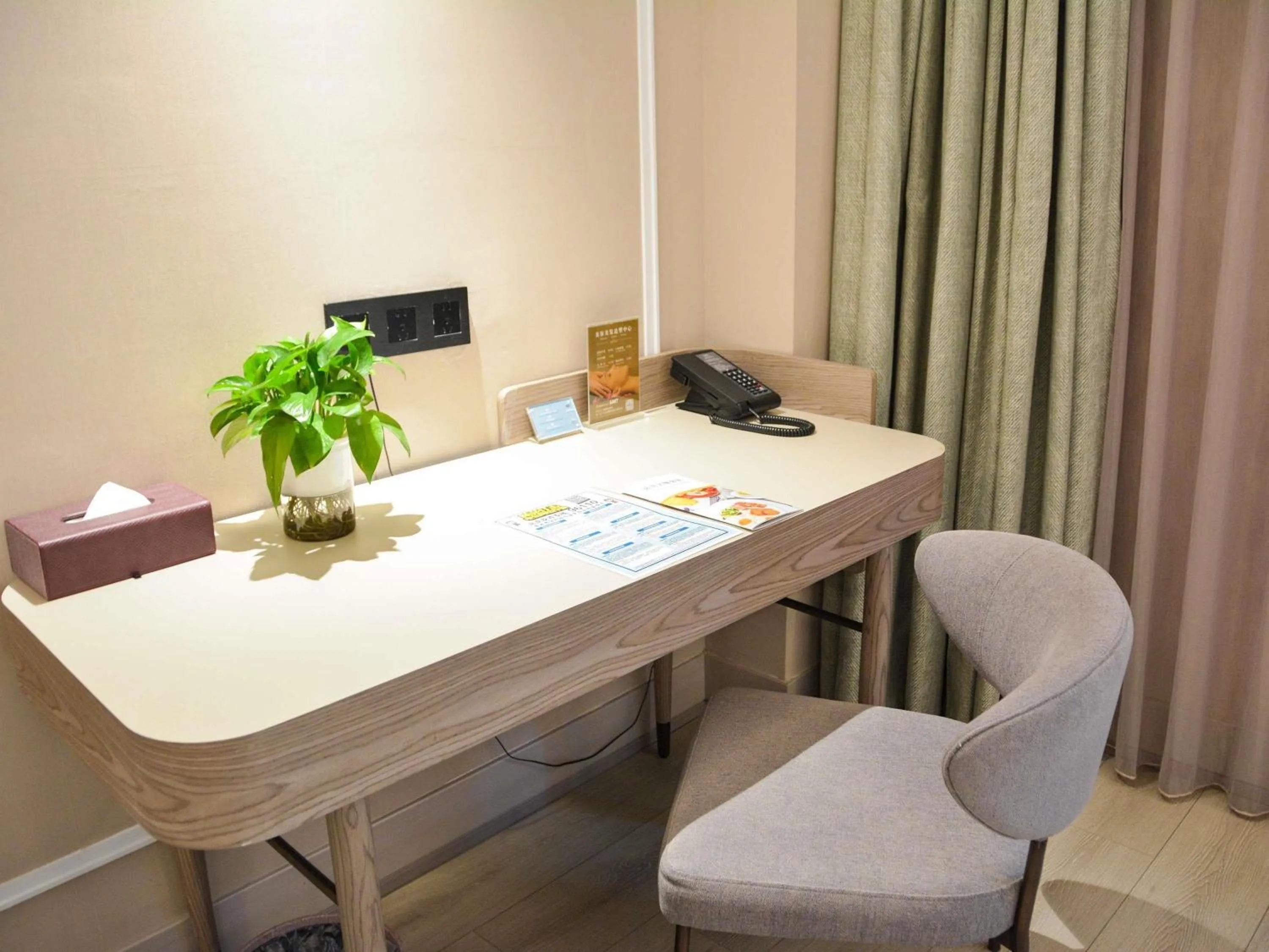 Bedroom in Mercure Beijing Downtown