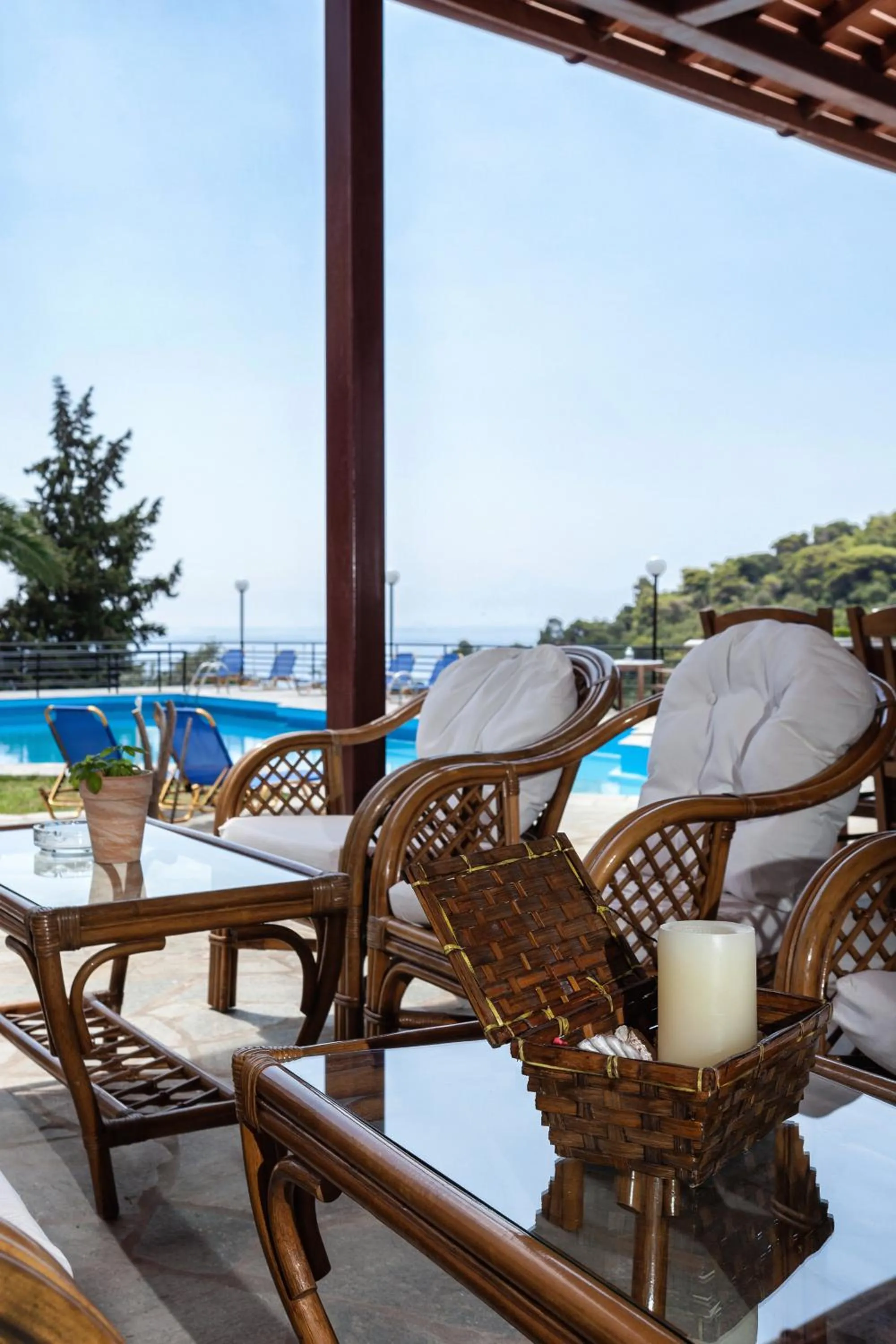 Lounge or bar in Stafylos Suites & Boutique hotel