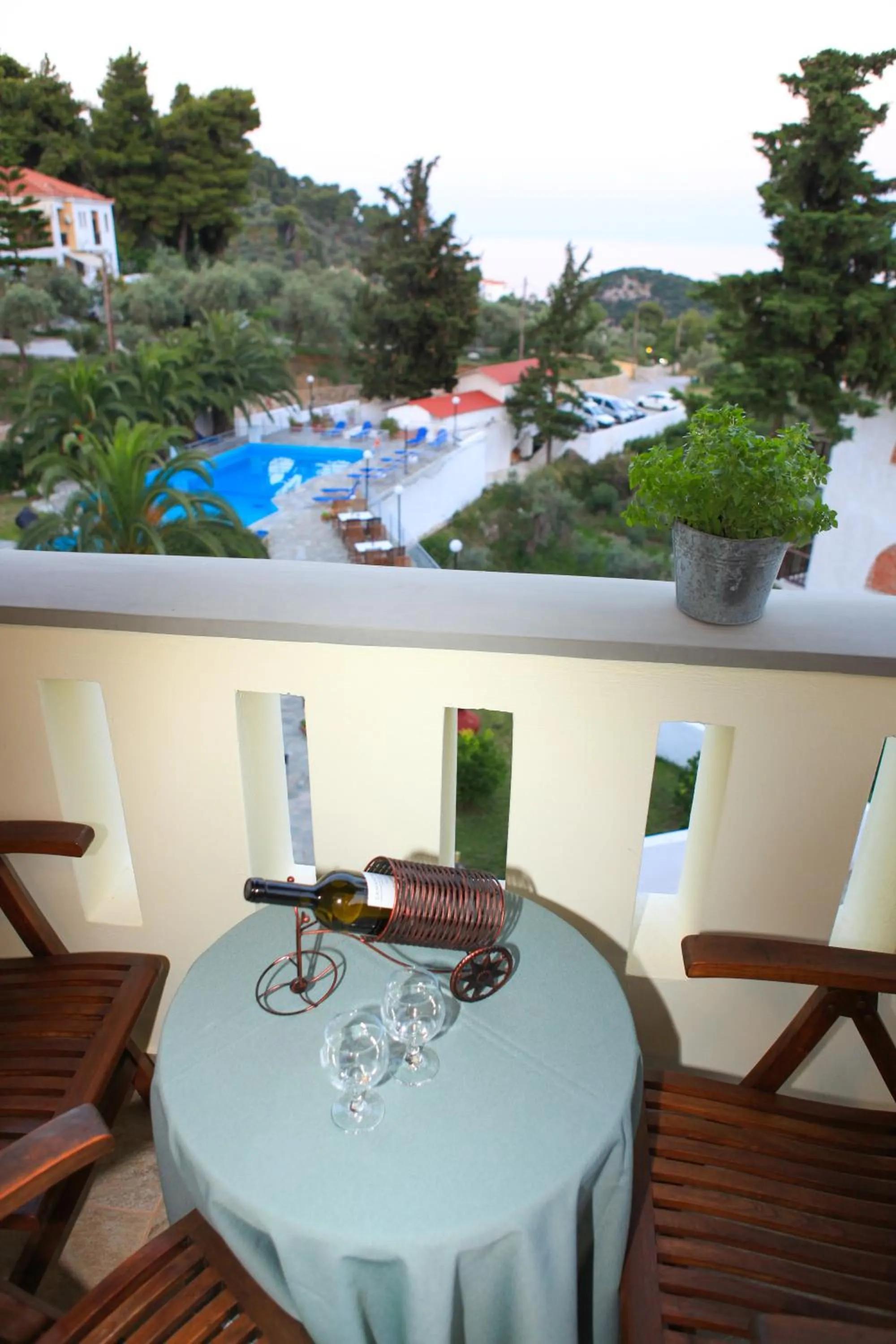 Stafylos Suites & Boutique hotel