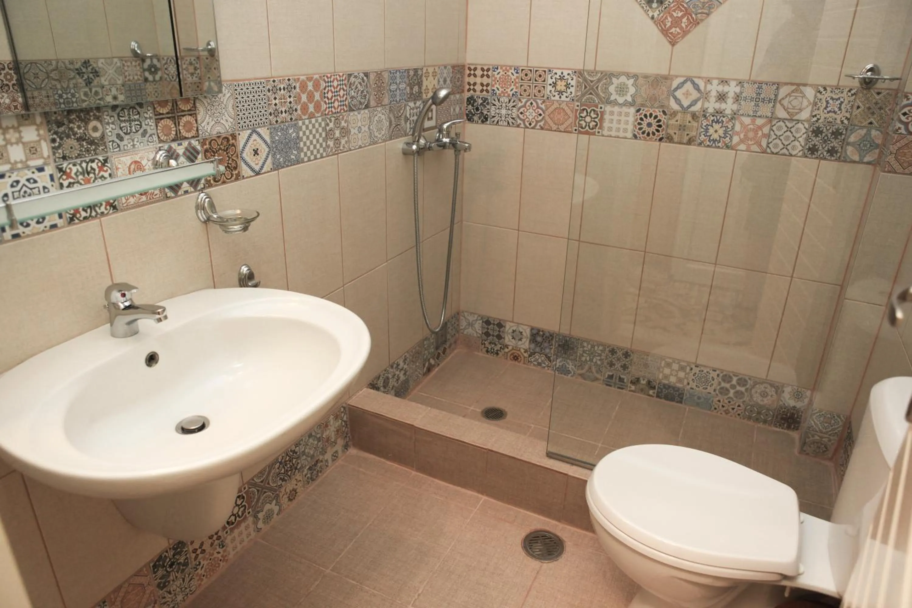 Bathroom in Stafylos Suites & Boutique hotel