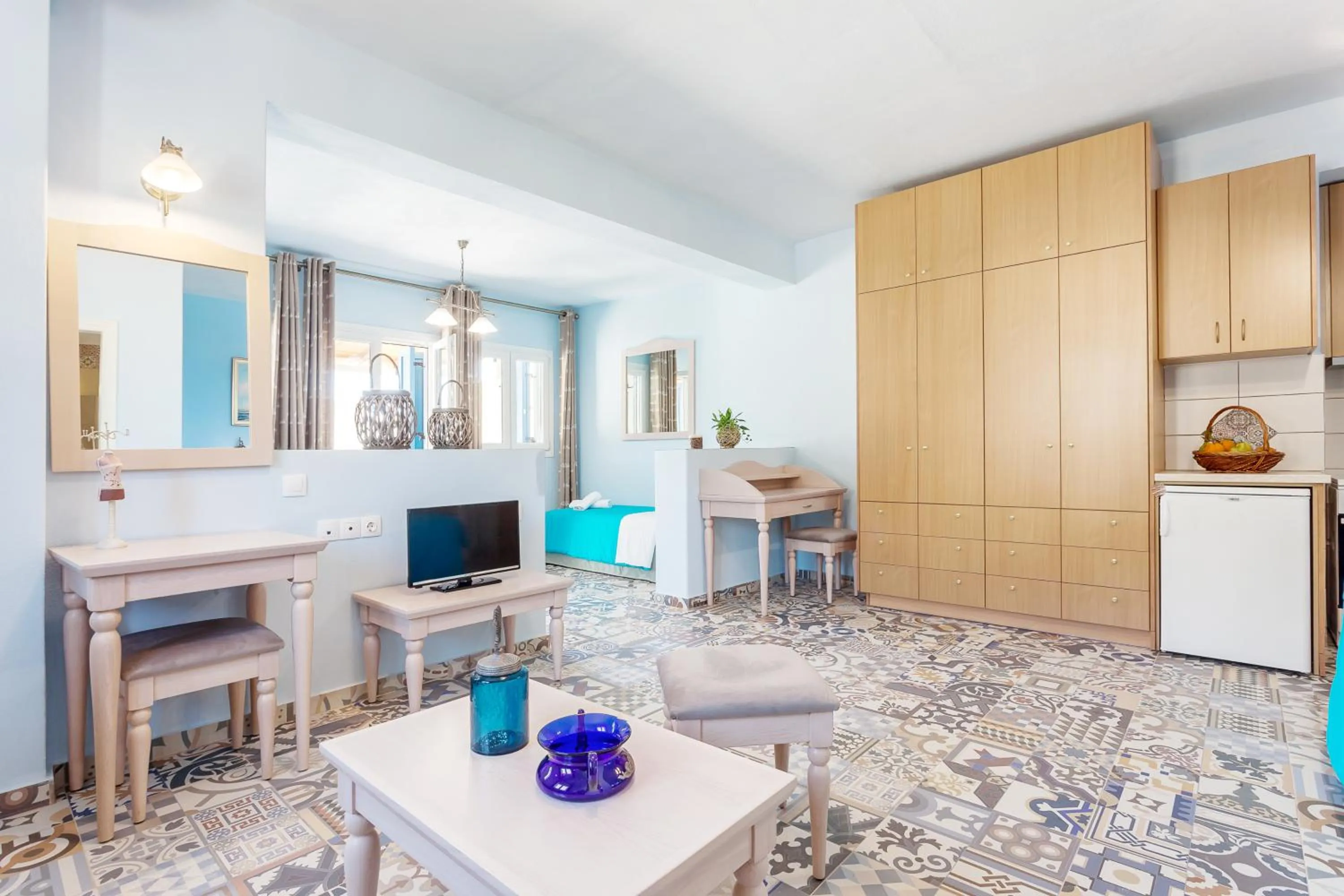 Area and facilities in Stafylos Suites & Boutique hotel