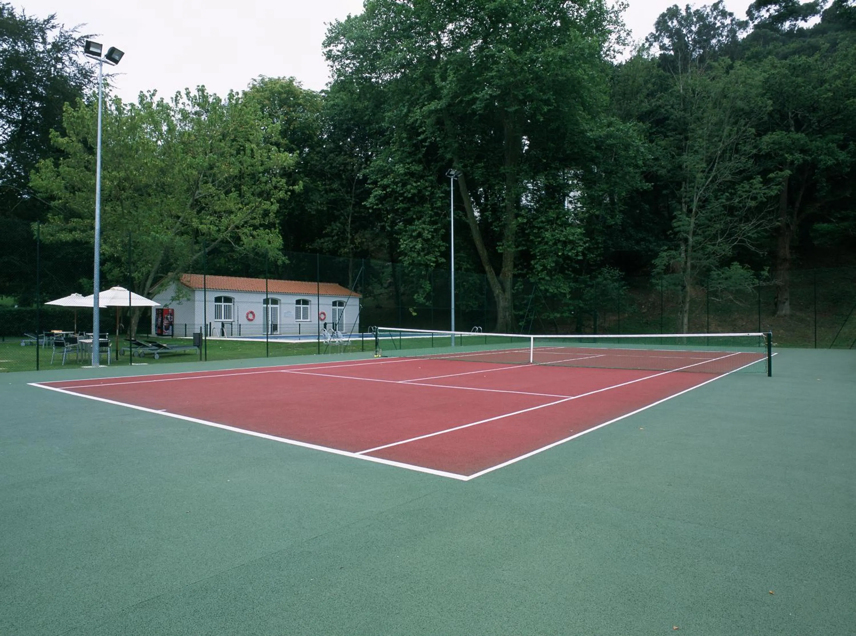 Tennis court in Parador de Limpias