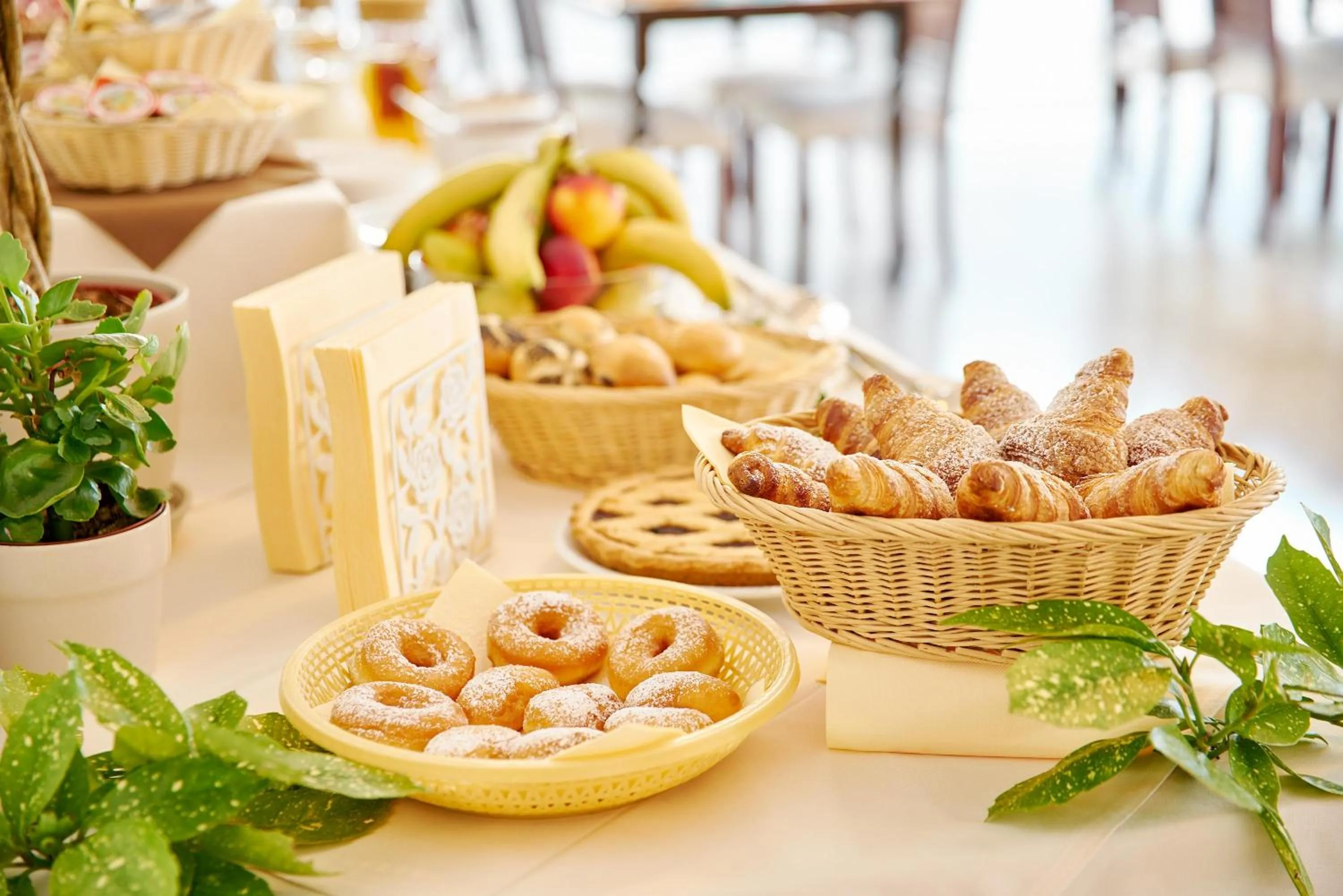 Buffet breakfast in G/Hotel Lignano