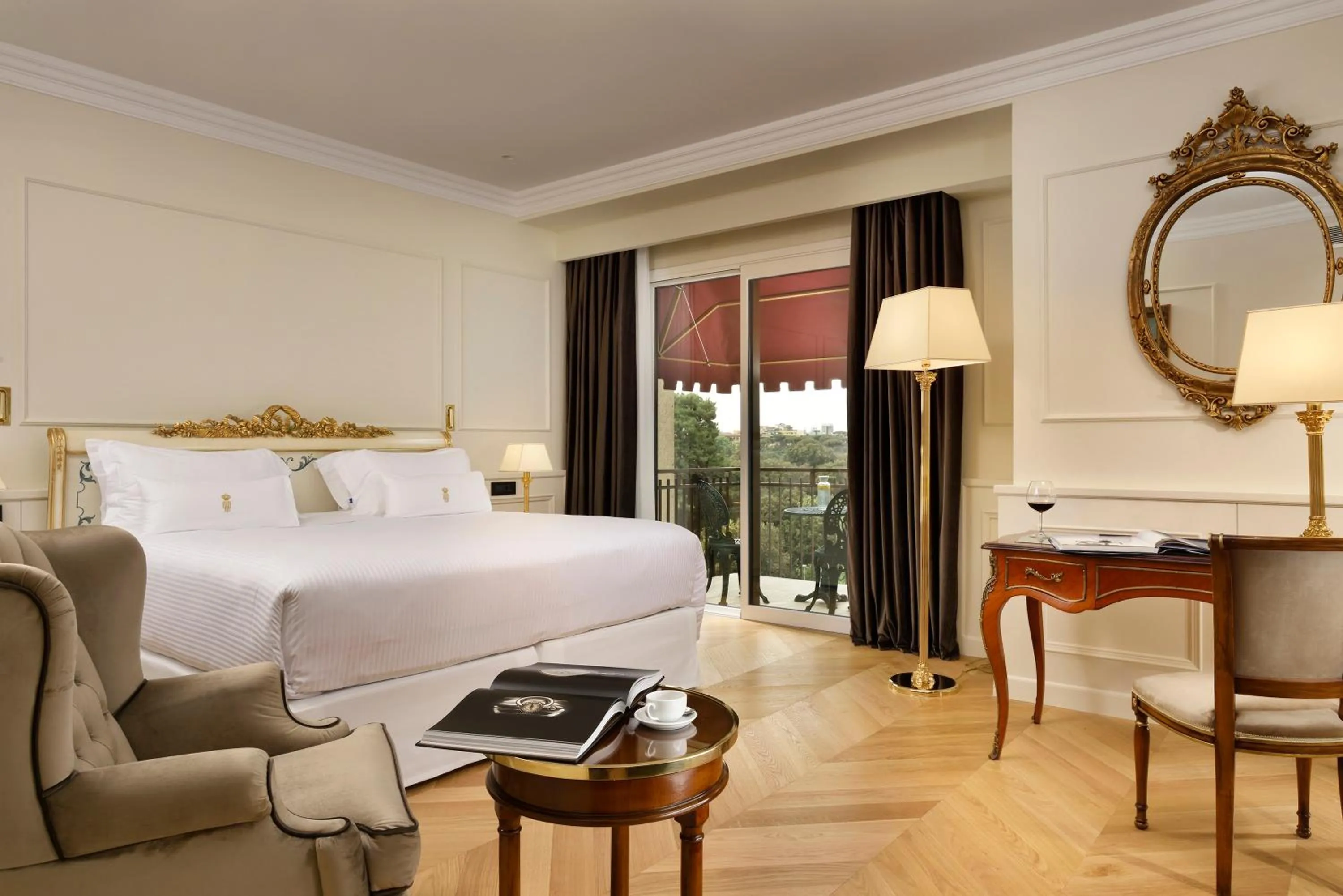 Photo of the whole room, Bed in Parco dei Principi Grand Hotel & SPA