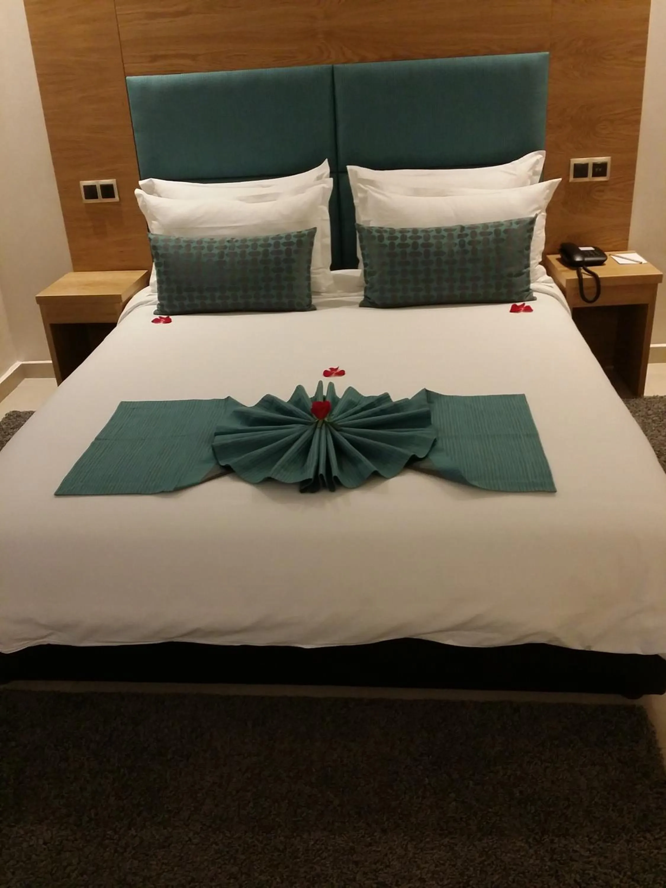 Bedroom, Bed in Hôtel Teranga & Spa