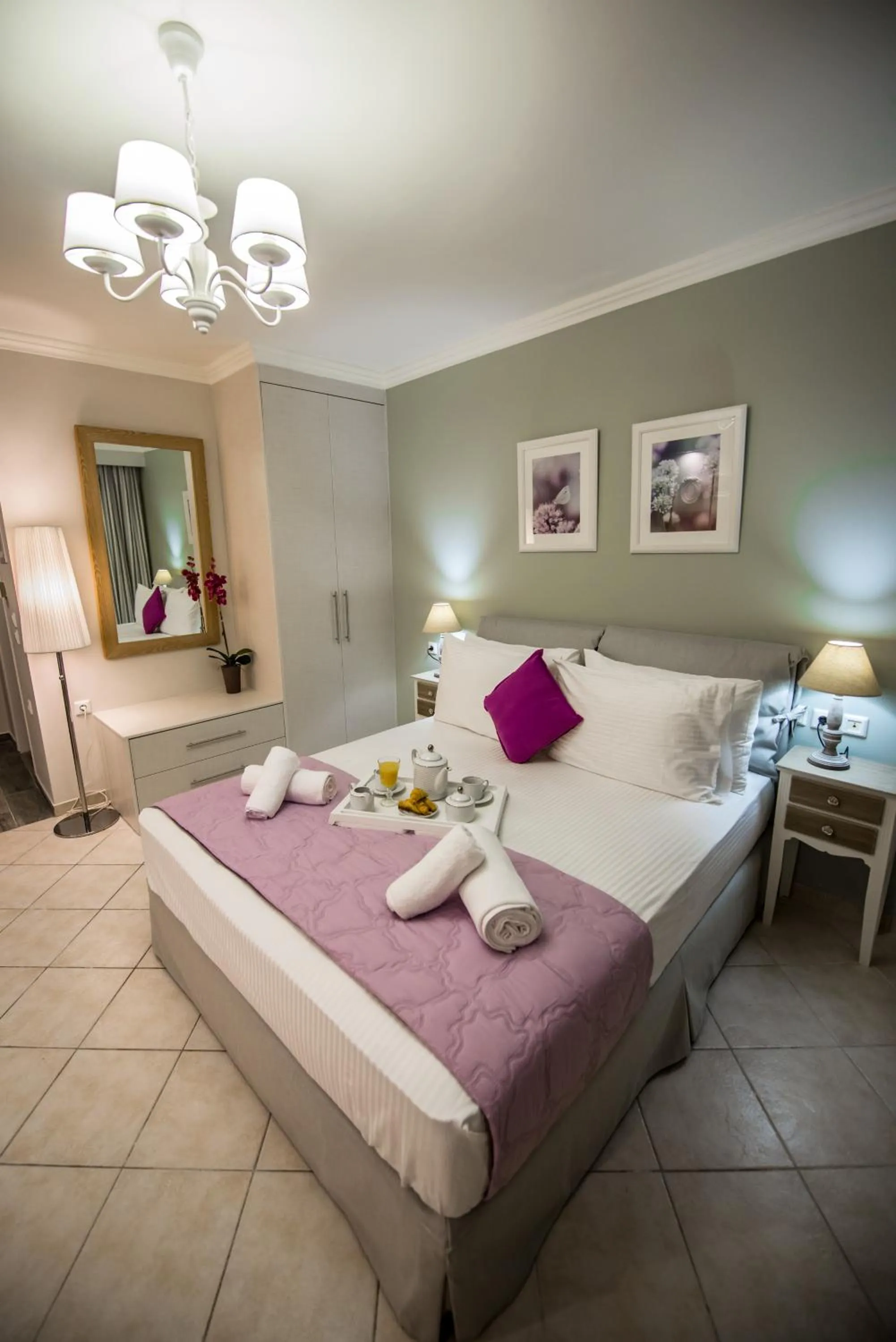 Photo of the whole room, Bed in Lefkadio