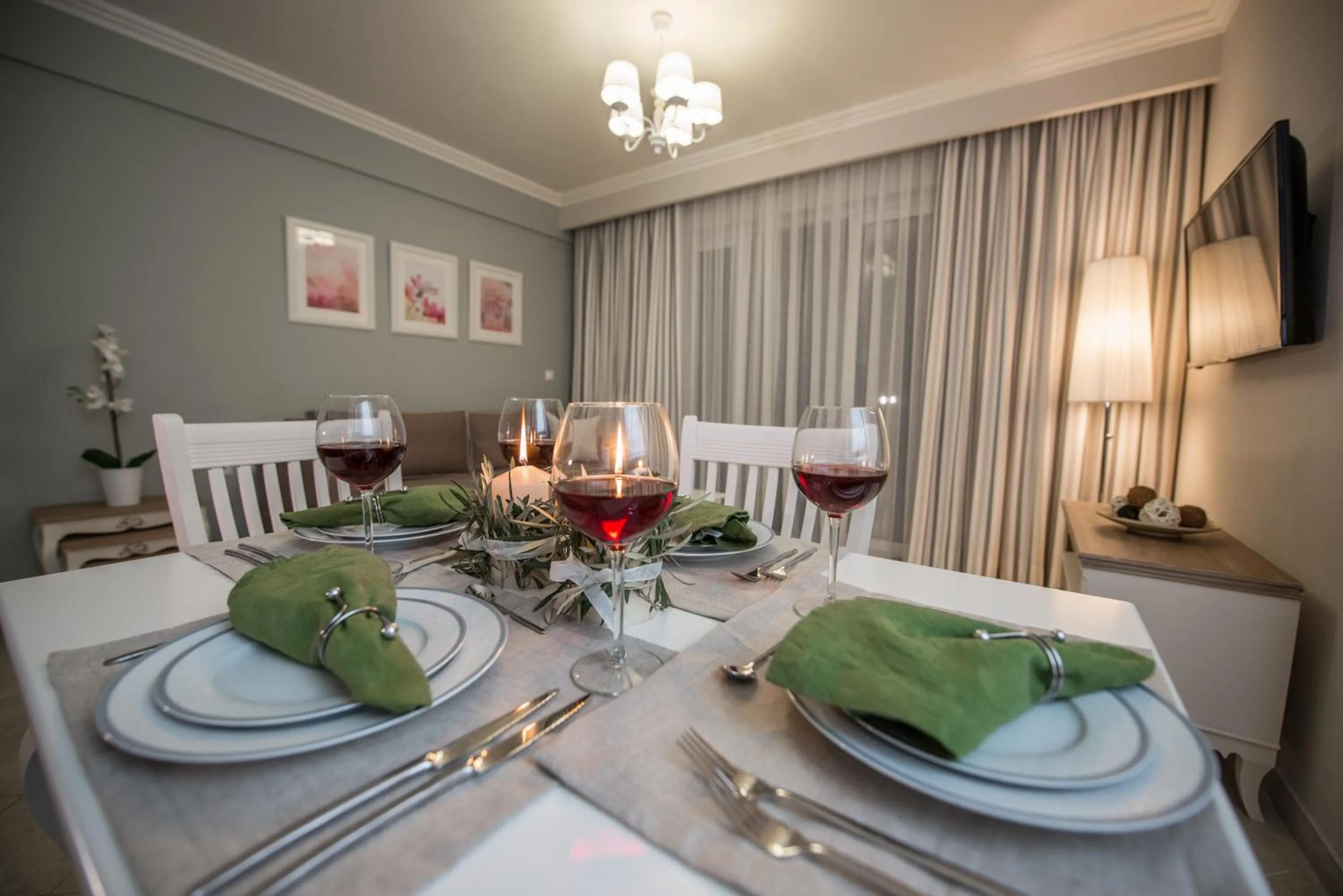 Photo of the whole room in Lefkadio