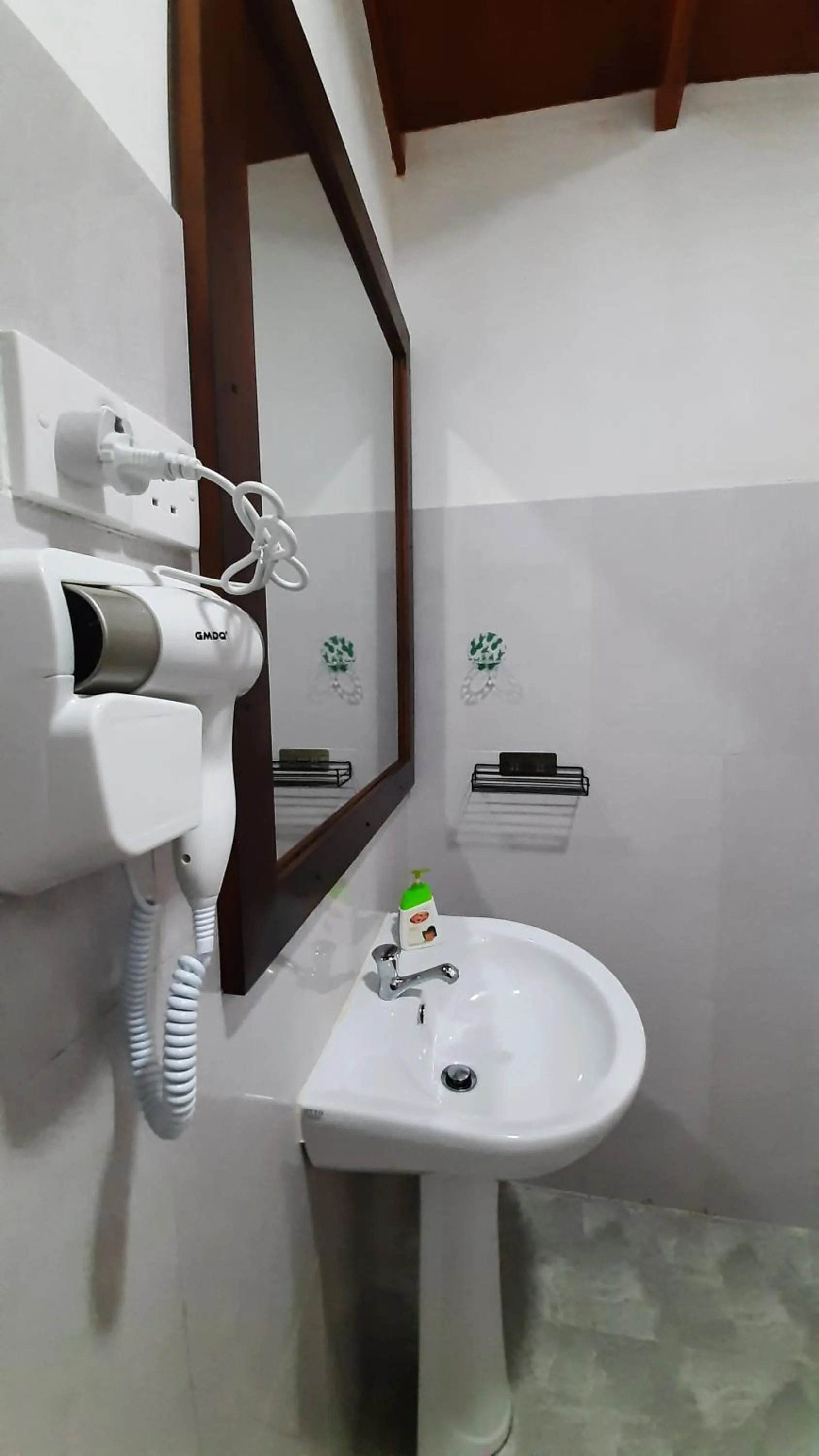 Bathroom in The Otunna Guest House Sigiriya