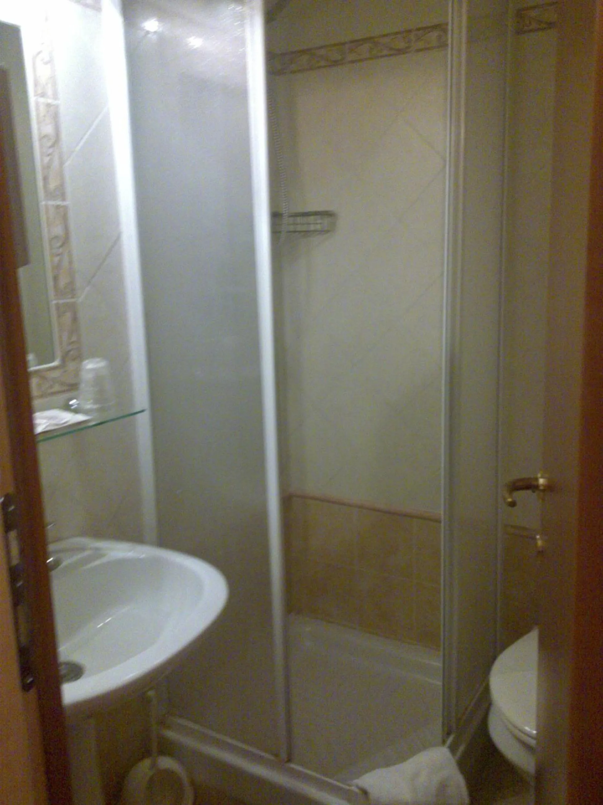 Bathroom in Hotel Lazzari