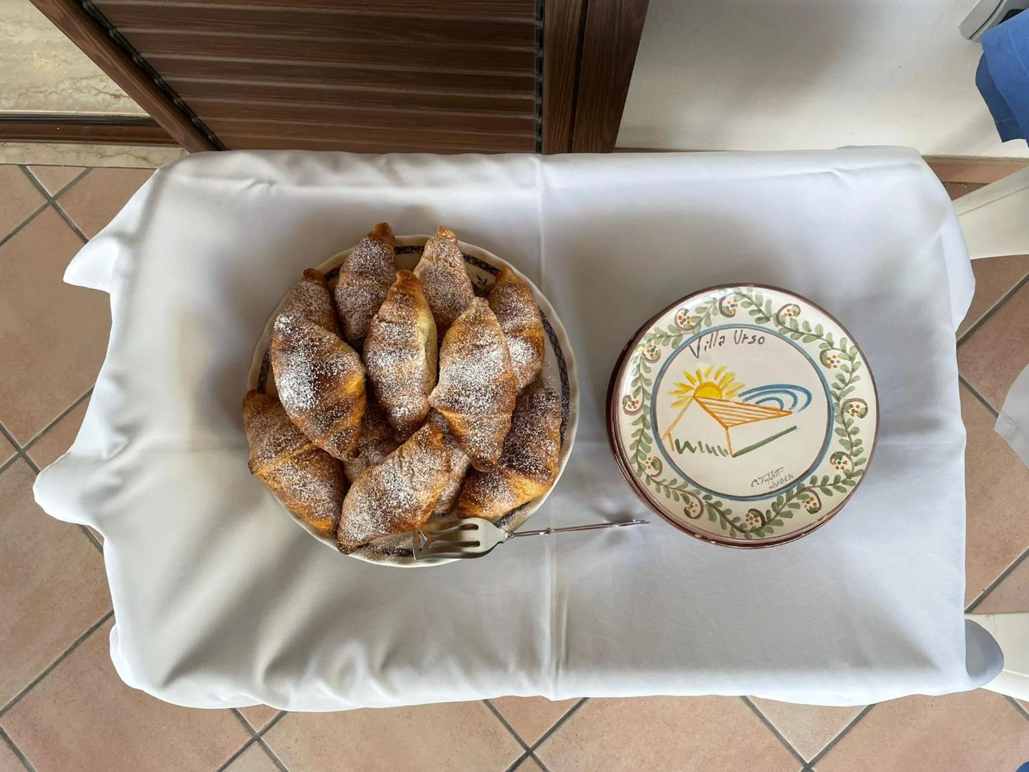 Breakfast in Mare e Sole Villa Urso