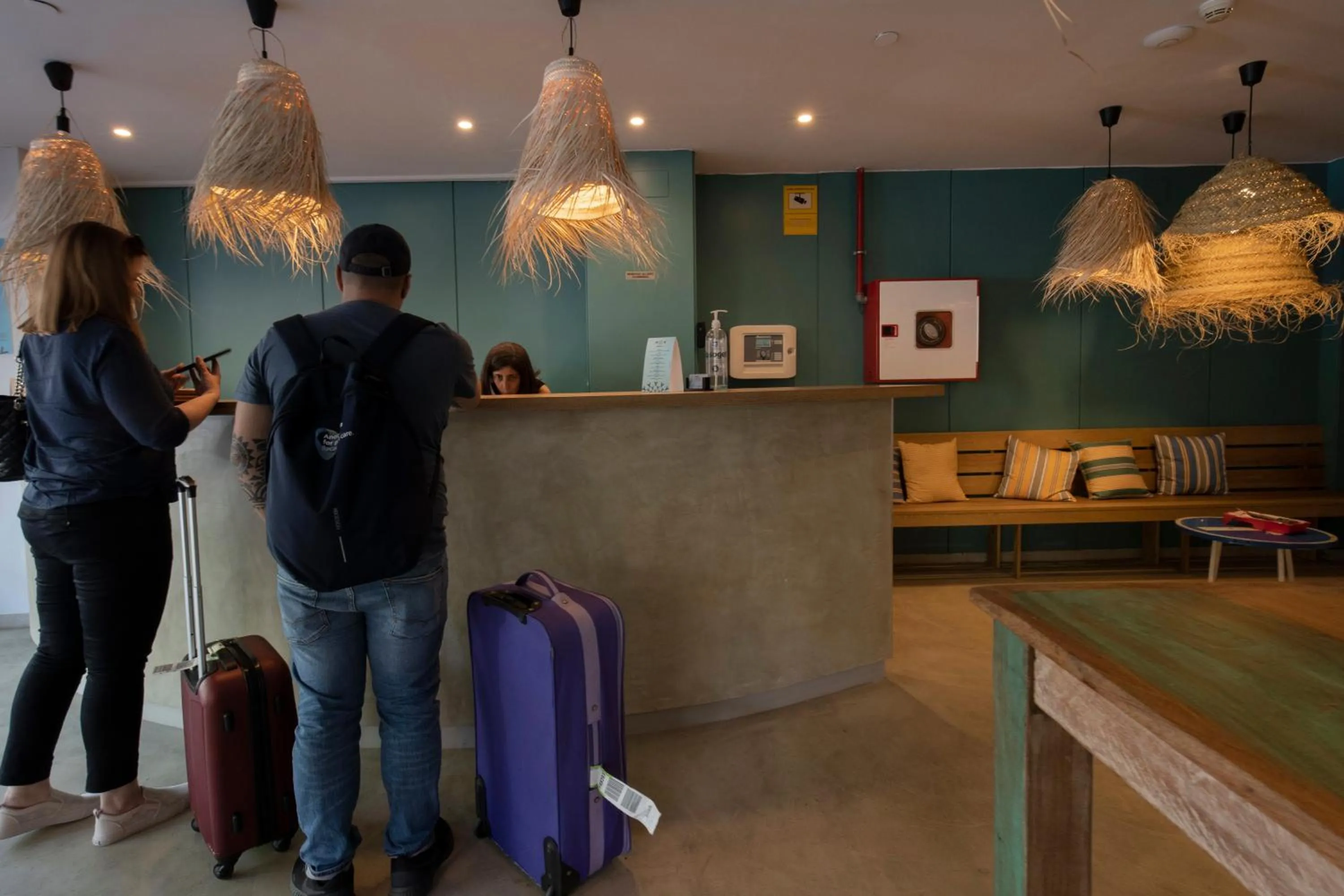 Lobby or reception in Yomo Hostal BCN Port