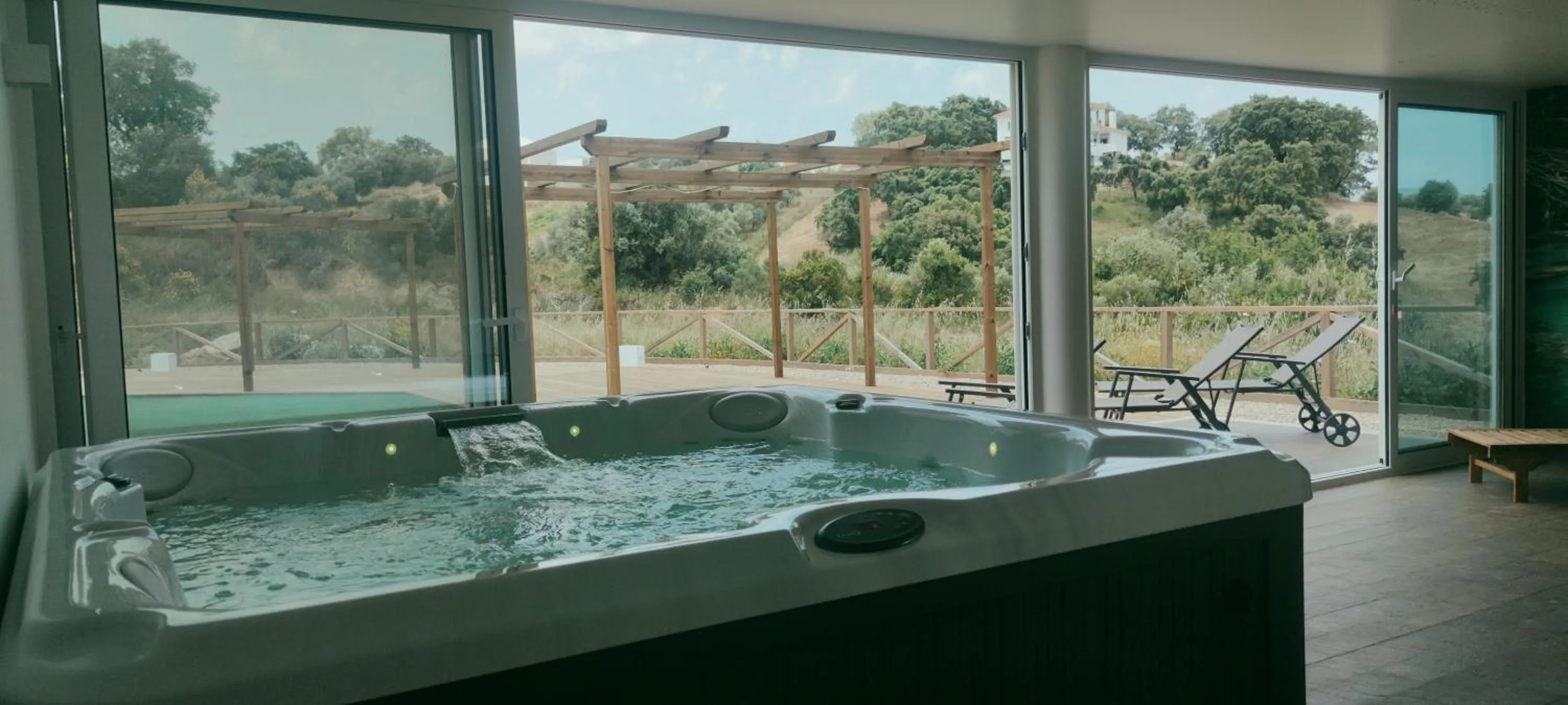 Hot Tub in Aires da Serra Hotel