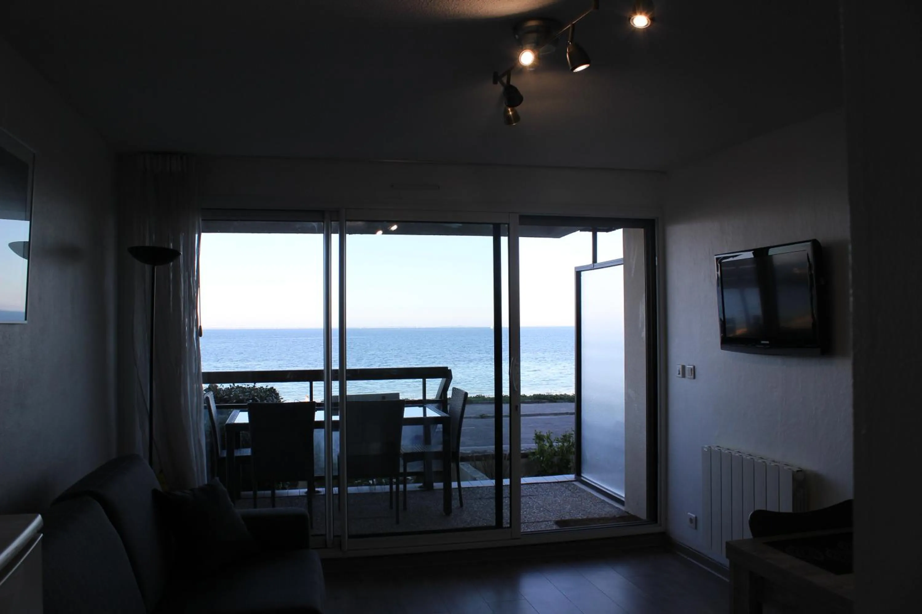 Nicolas Lambert - Appartement vue mer, prêt de velos,WIFI