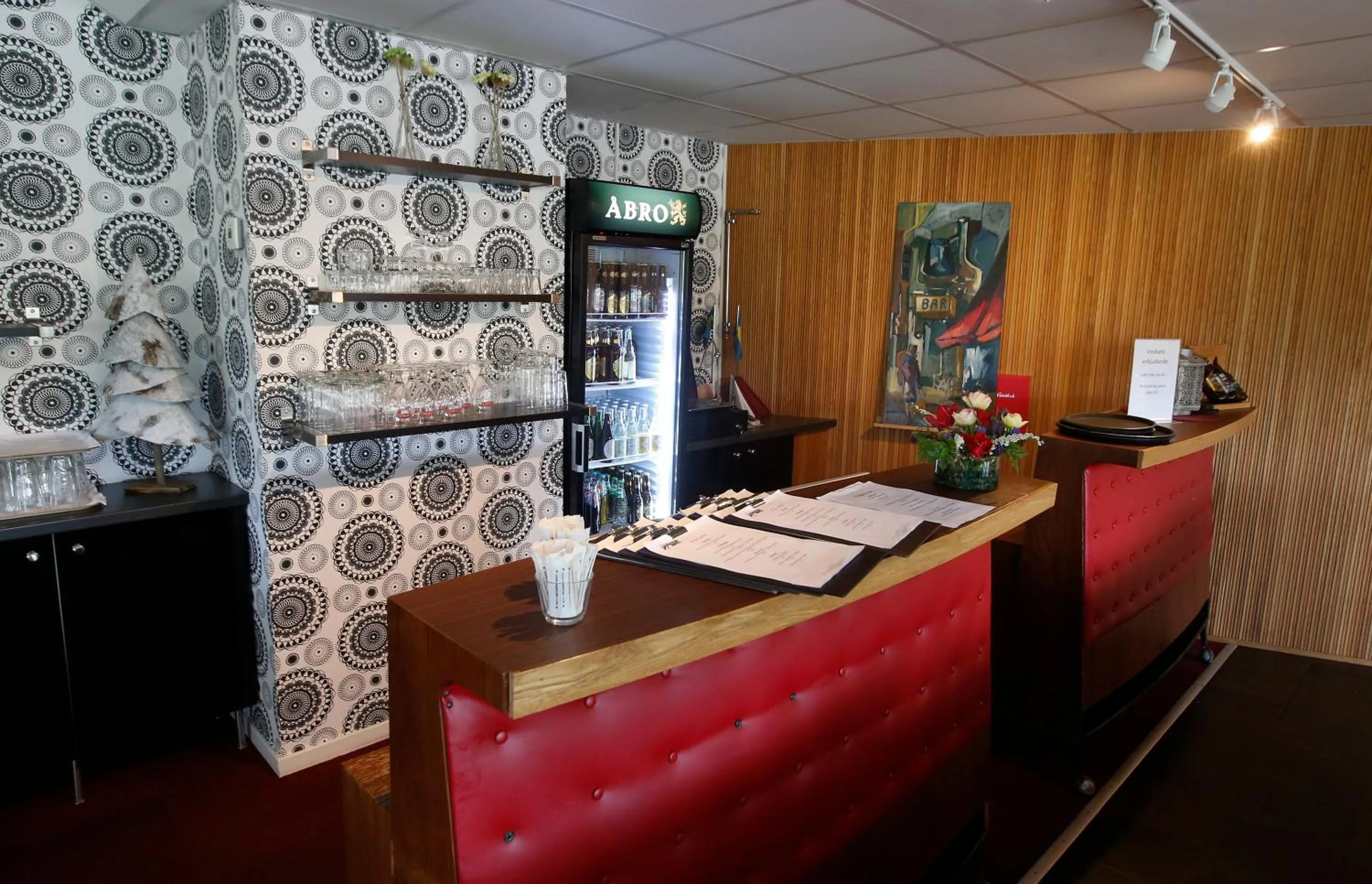 Restaurant/places to eat in Sjögestad Motell