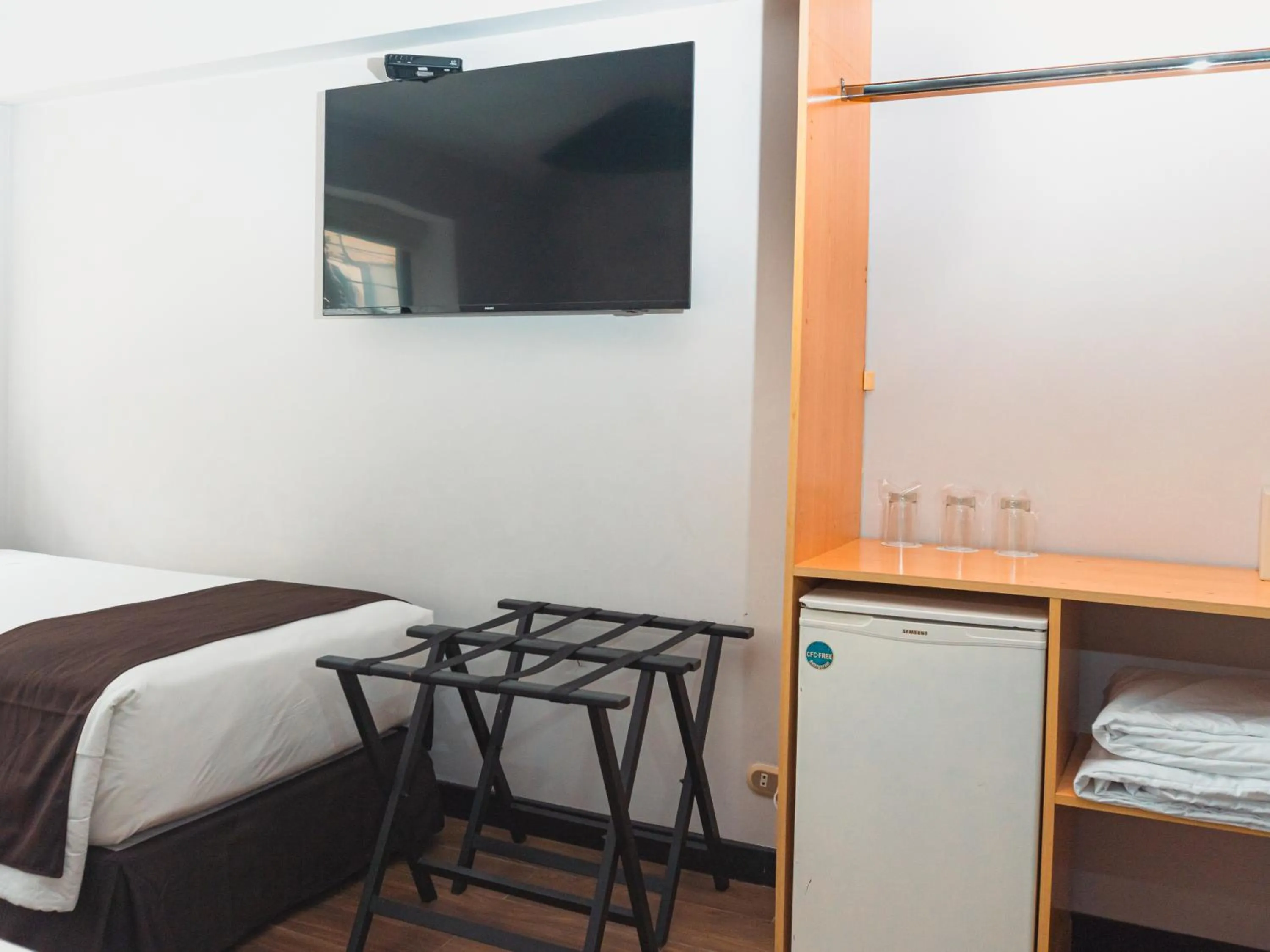 TV and multimedia, Bed in Hotel Ferré Miraflores