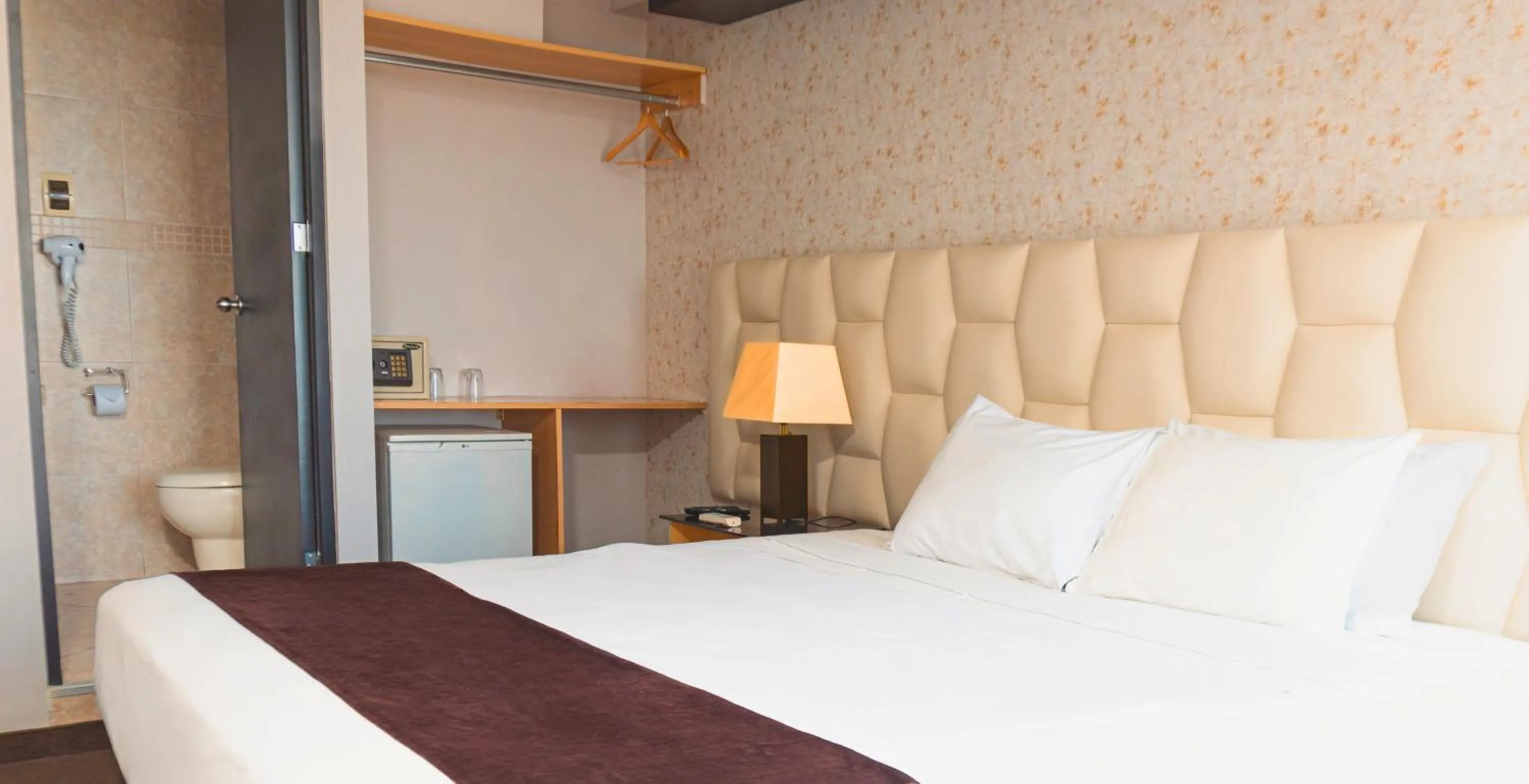 Bed in Hotel Ferré Miraflores